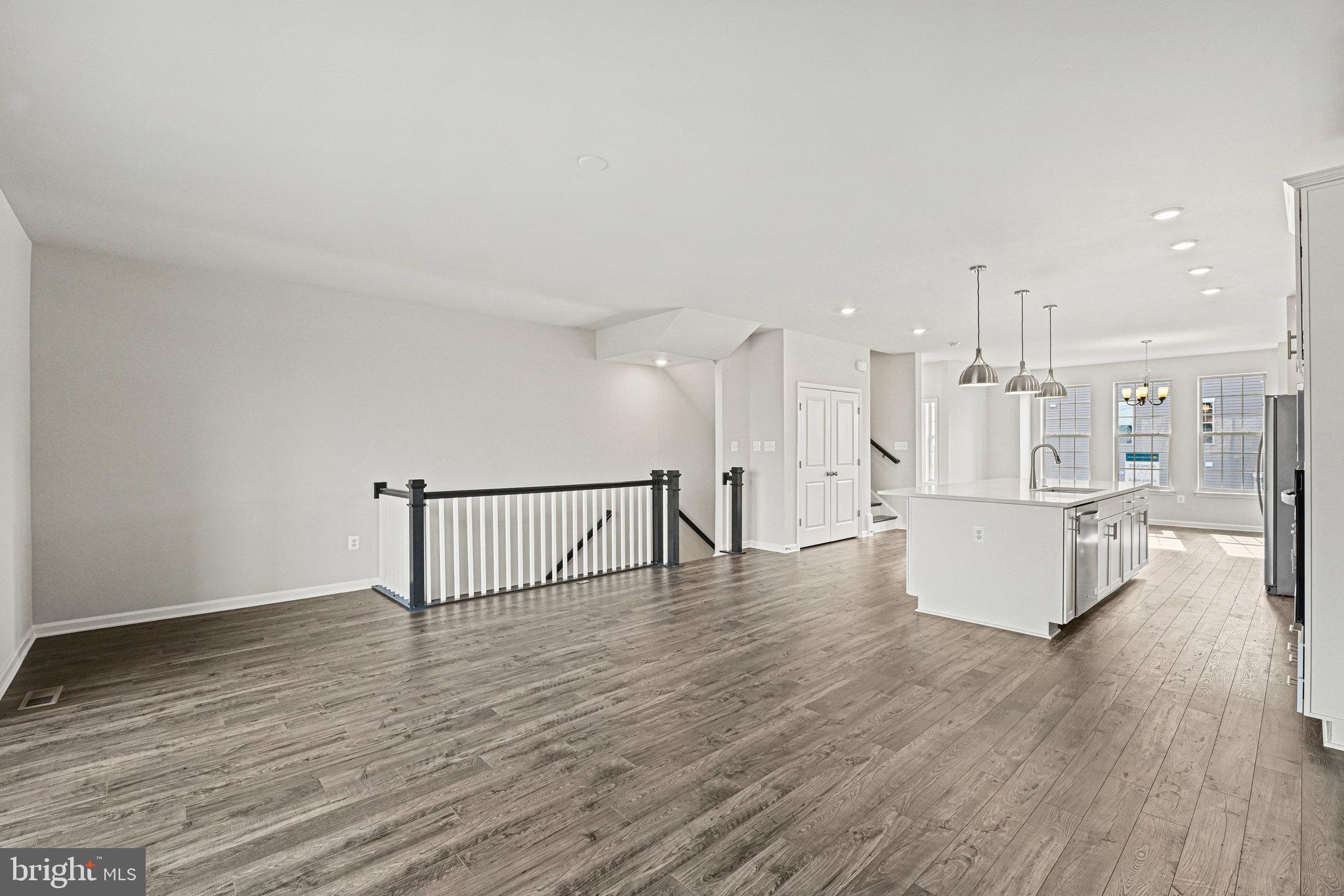 1702 Mocking Jay Terrace NE
