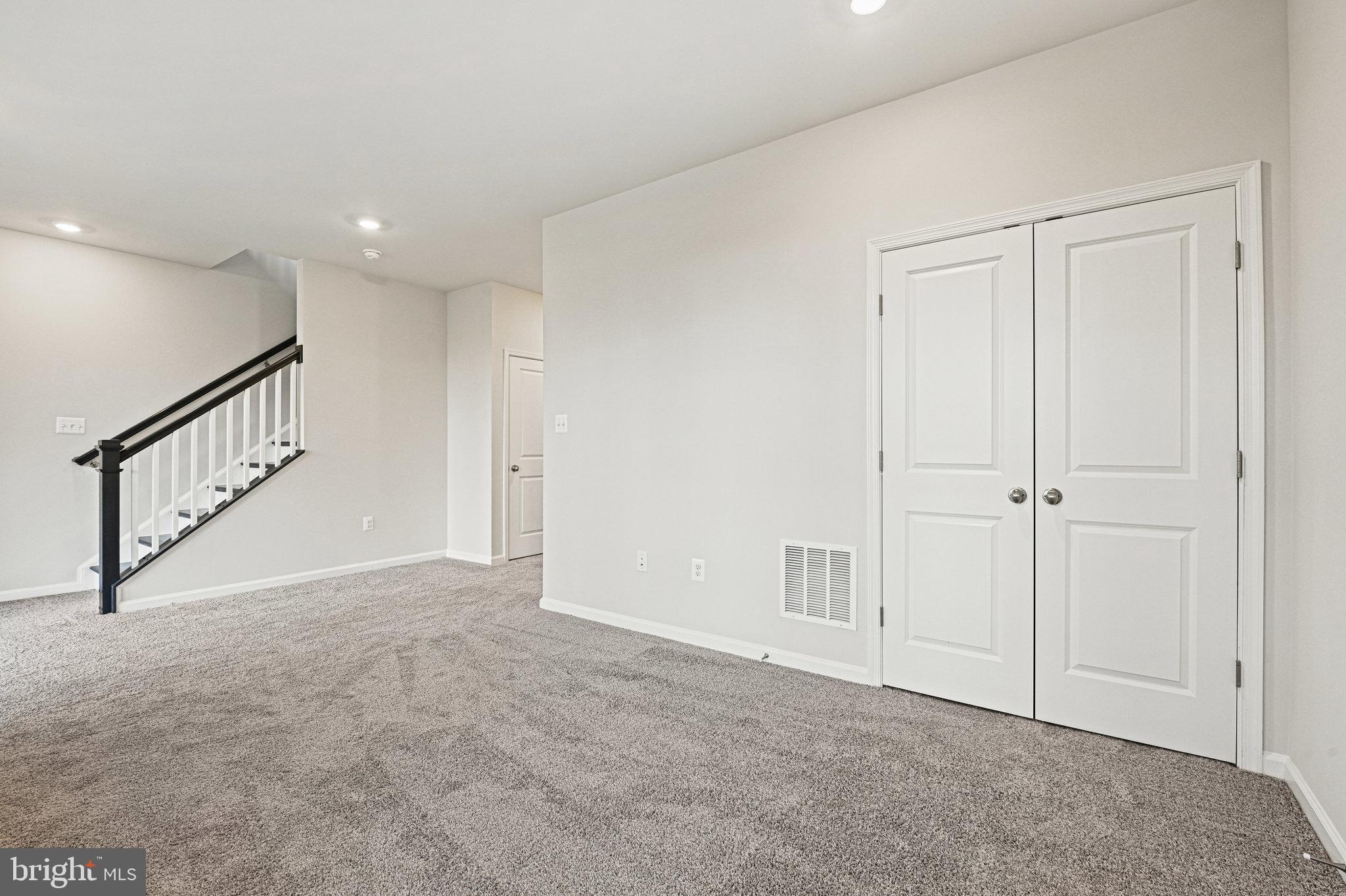 1702 Mocking Jay Terrace NE