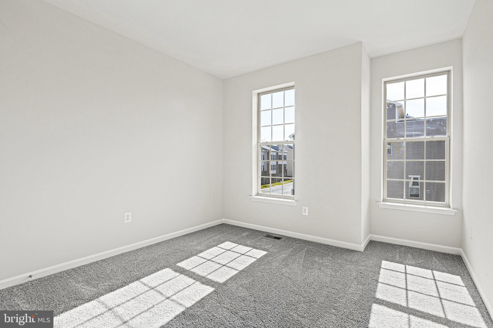 1702 Mocking Jay Terrace NE