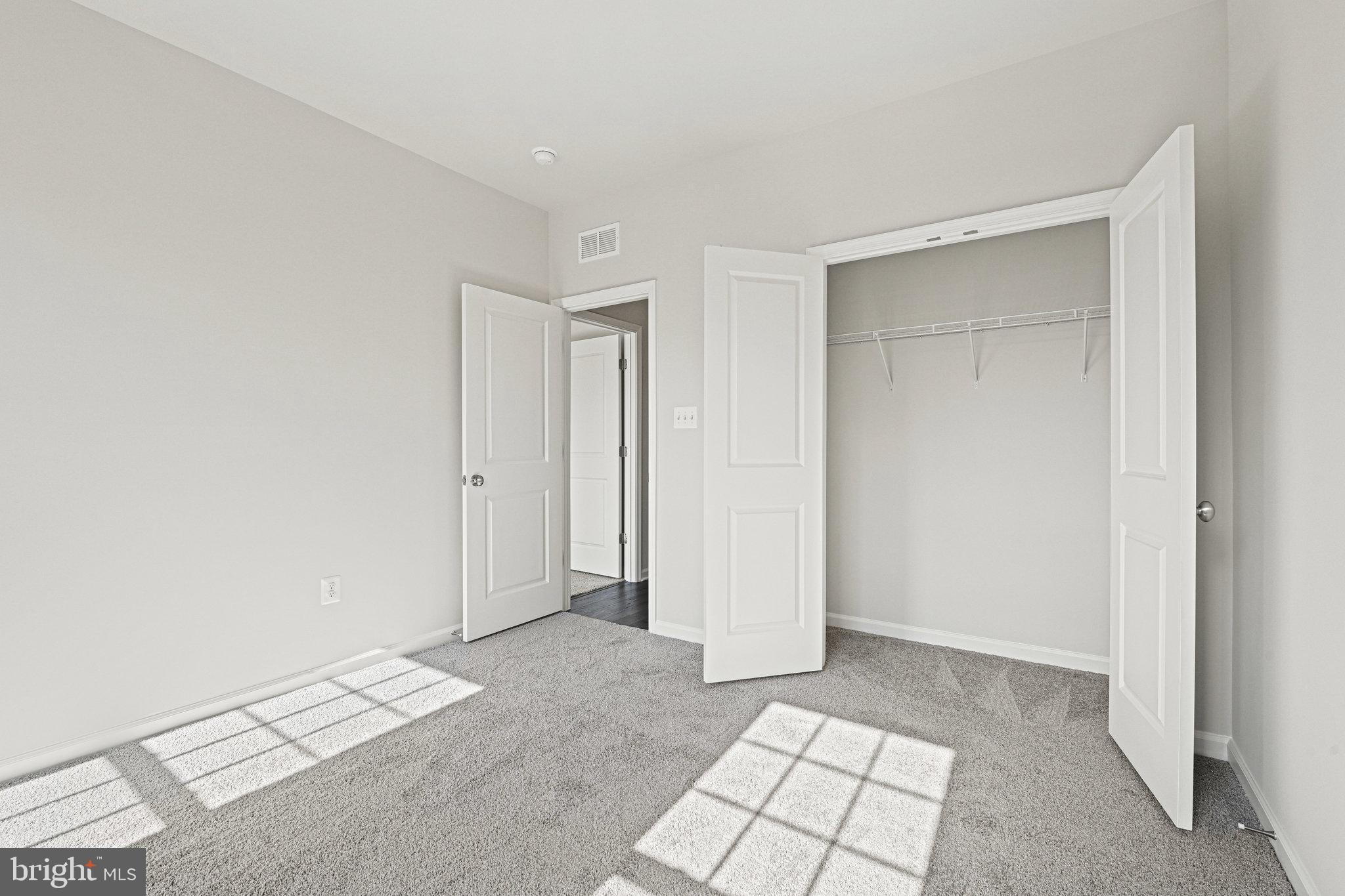 1702 Mocking Jay Terrace NE