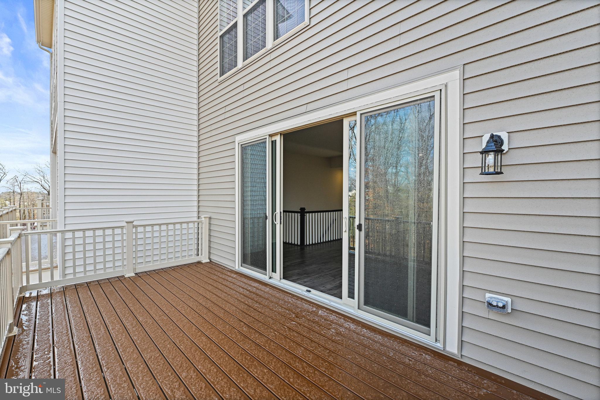 1702 Mocking Jay Terrace NE