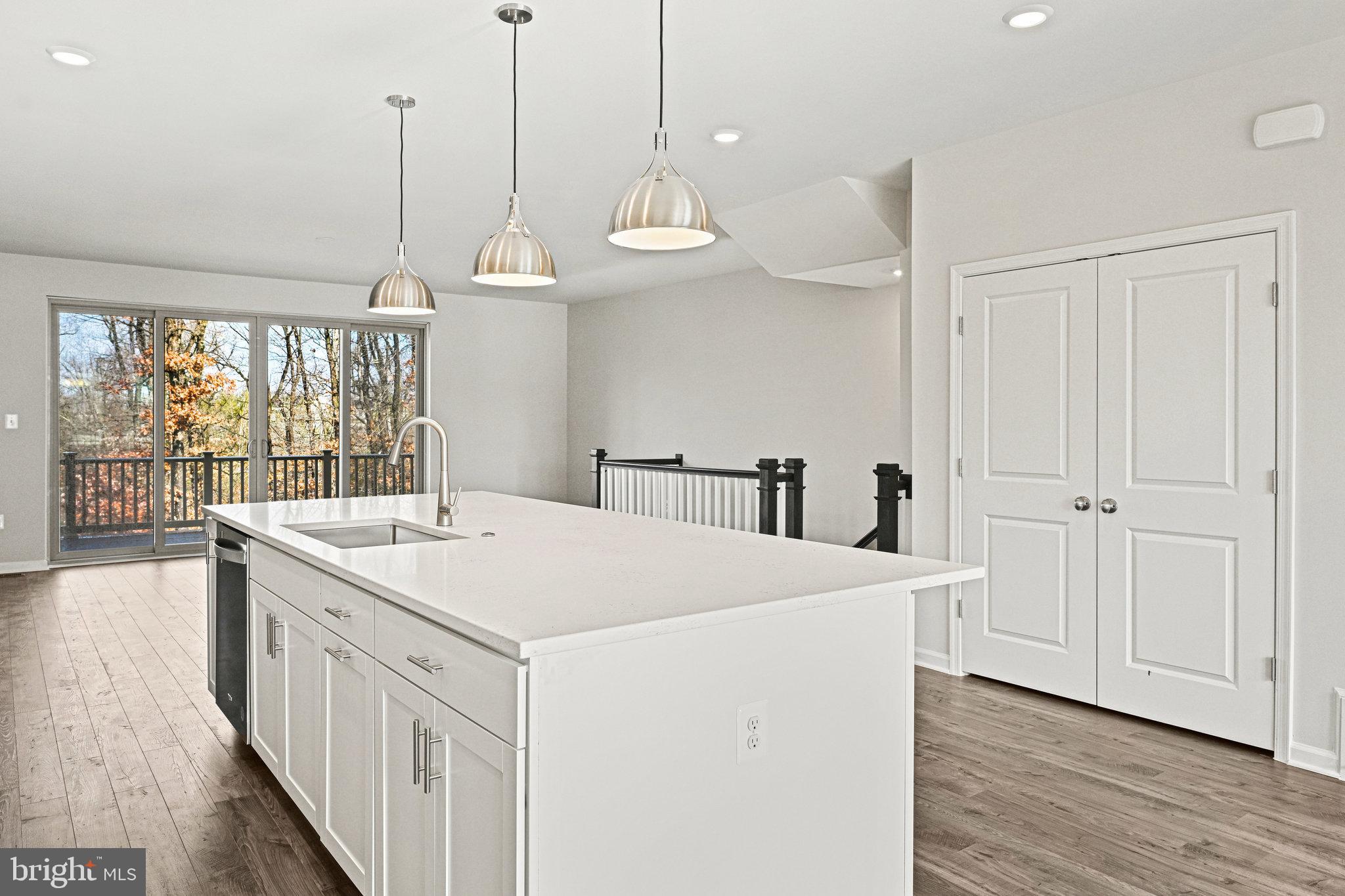 1702 Mocking Jay Terrace NE
