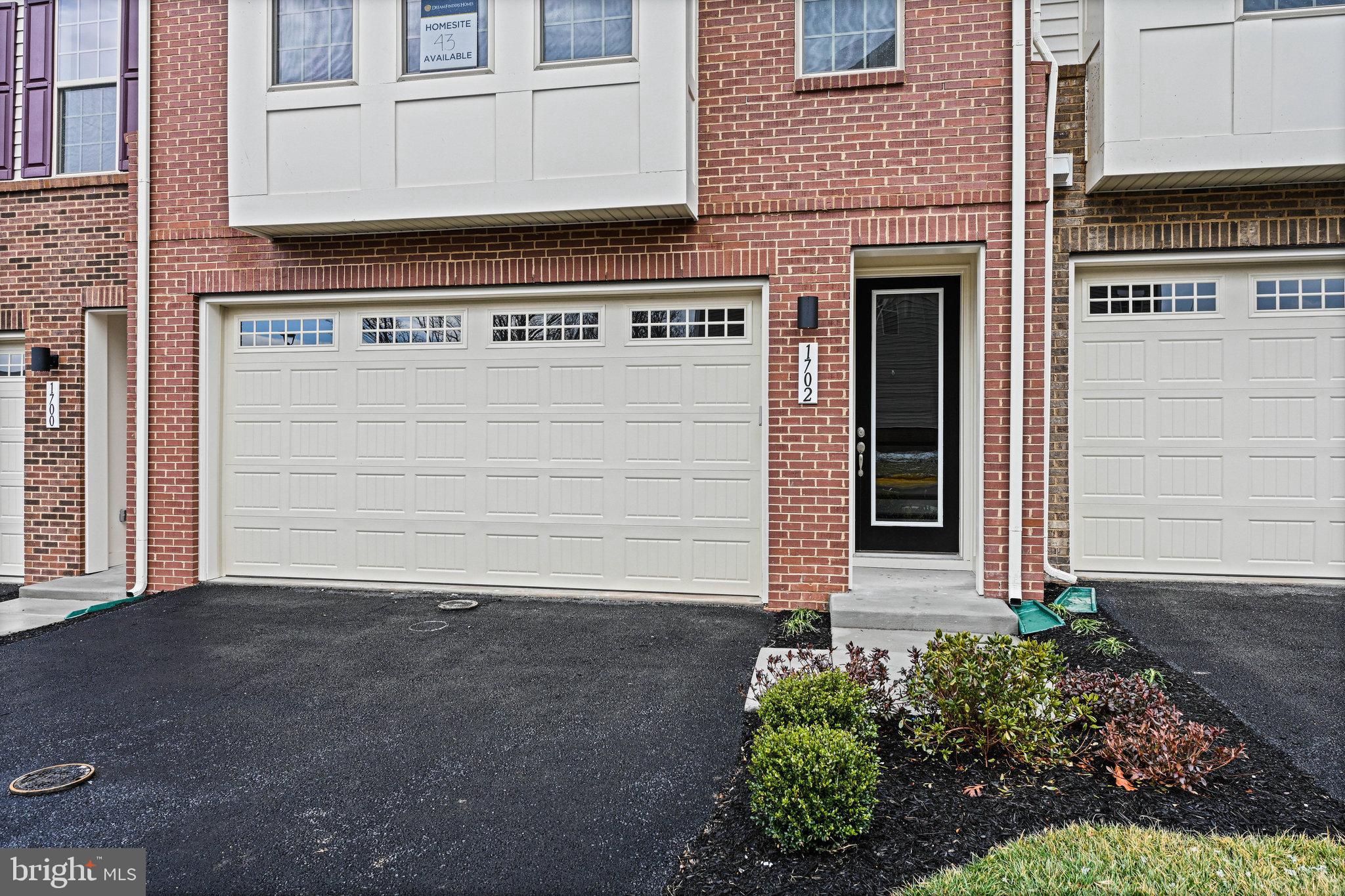 1702 Mocking Jay Terrace NE