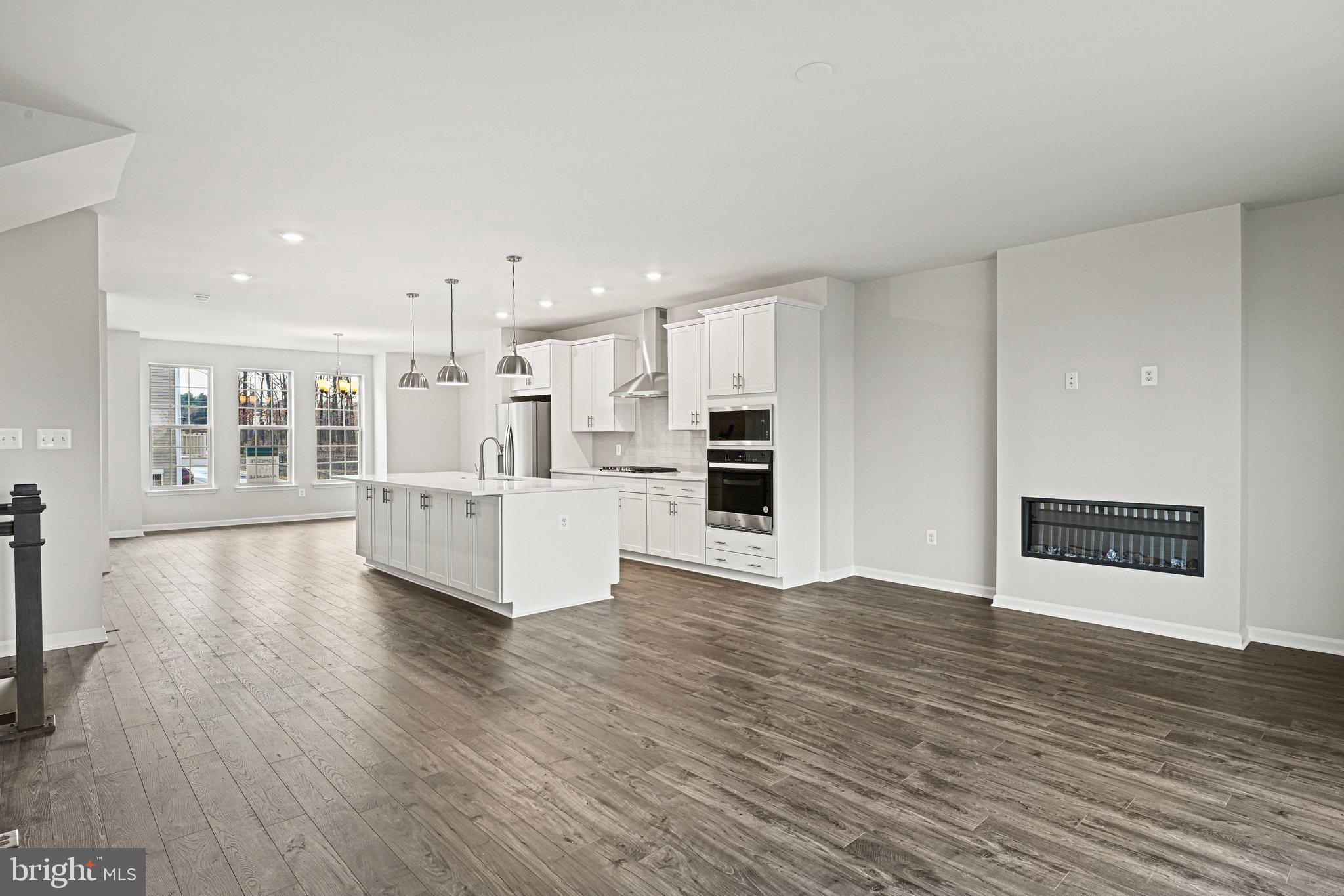1702 Mocking Jay Terrace NE