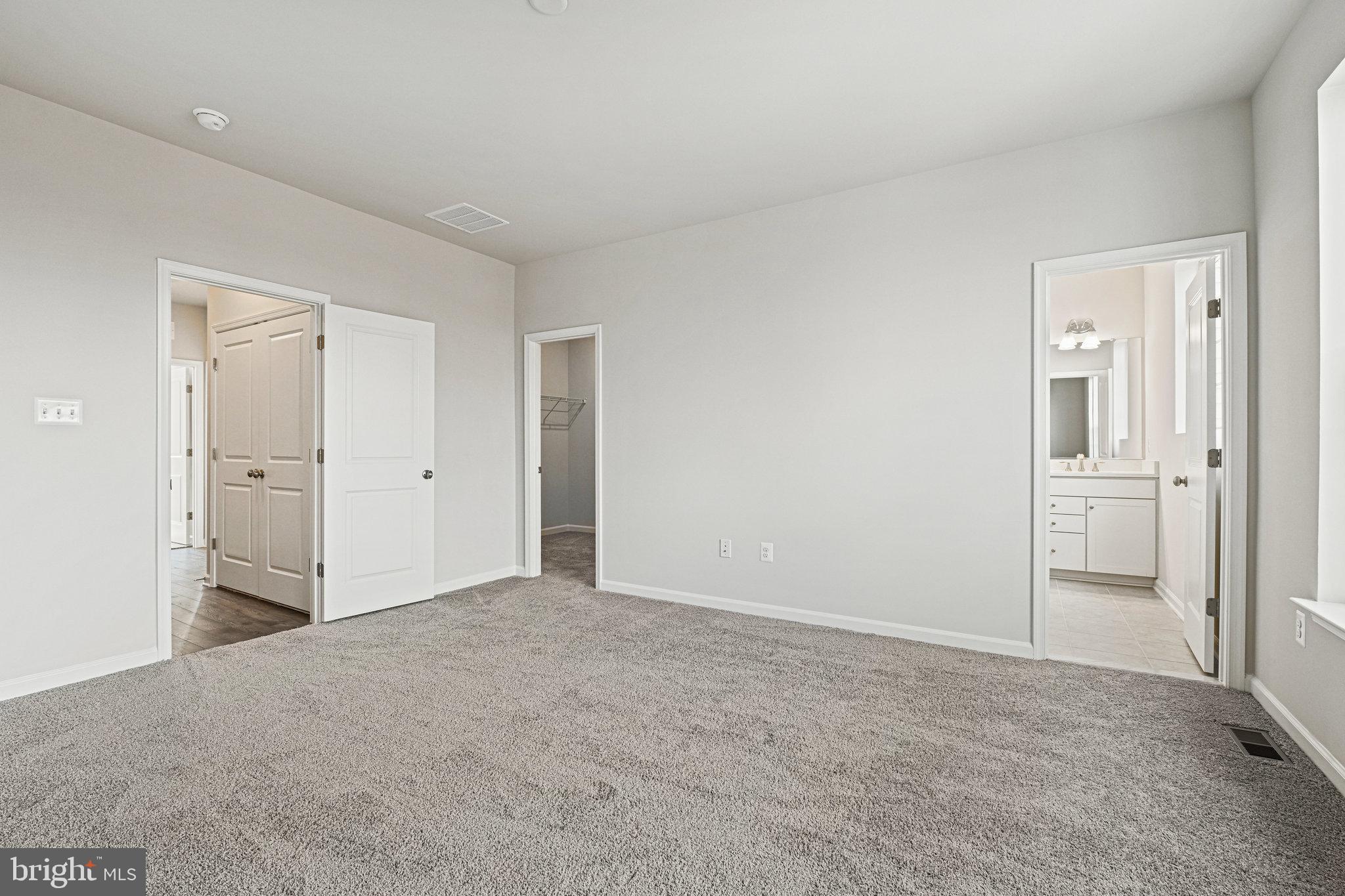 1702 Mocking Jay Terrace NE