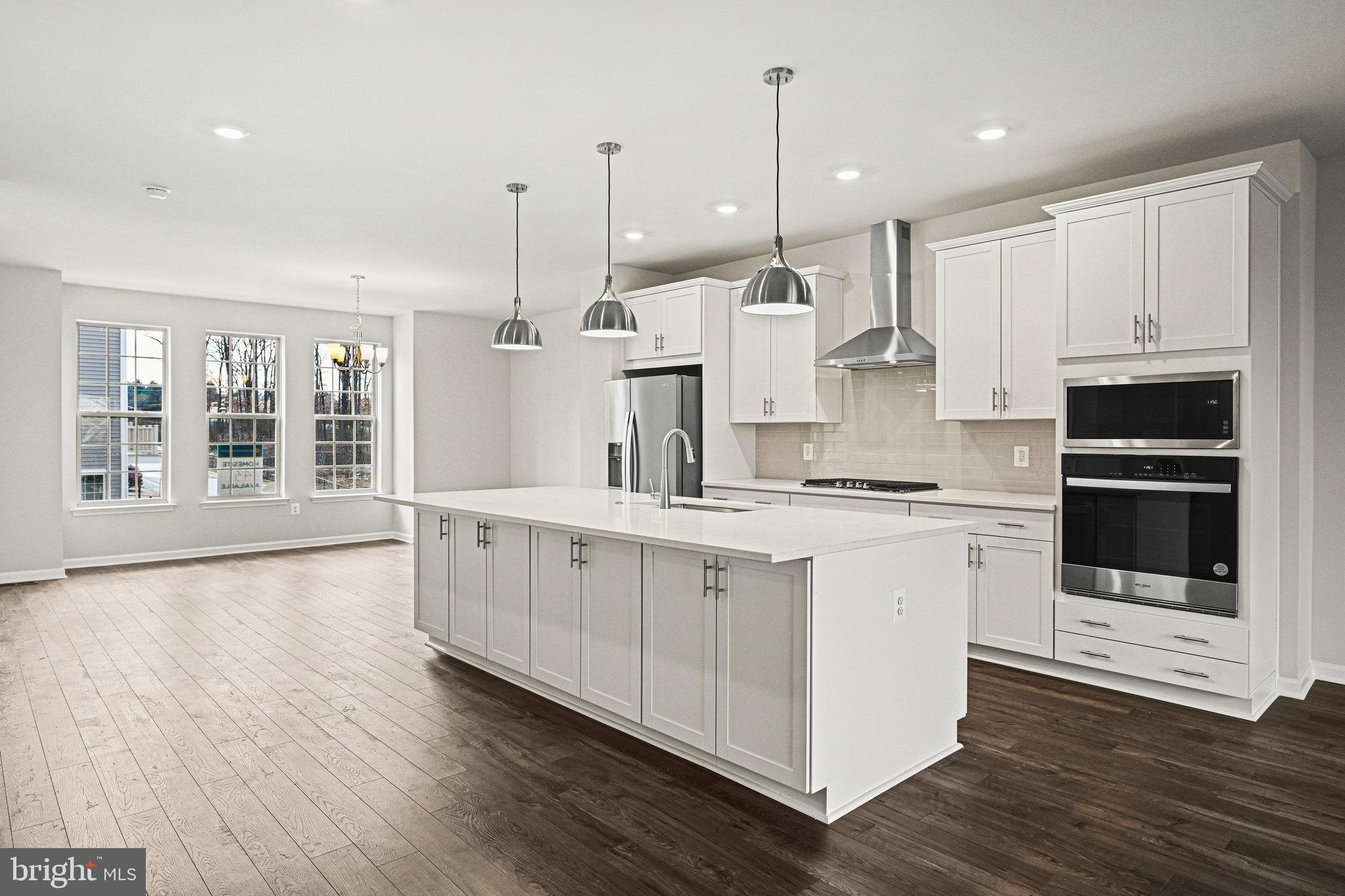 1702 Mocking Jay Terrace NE