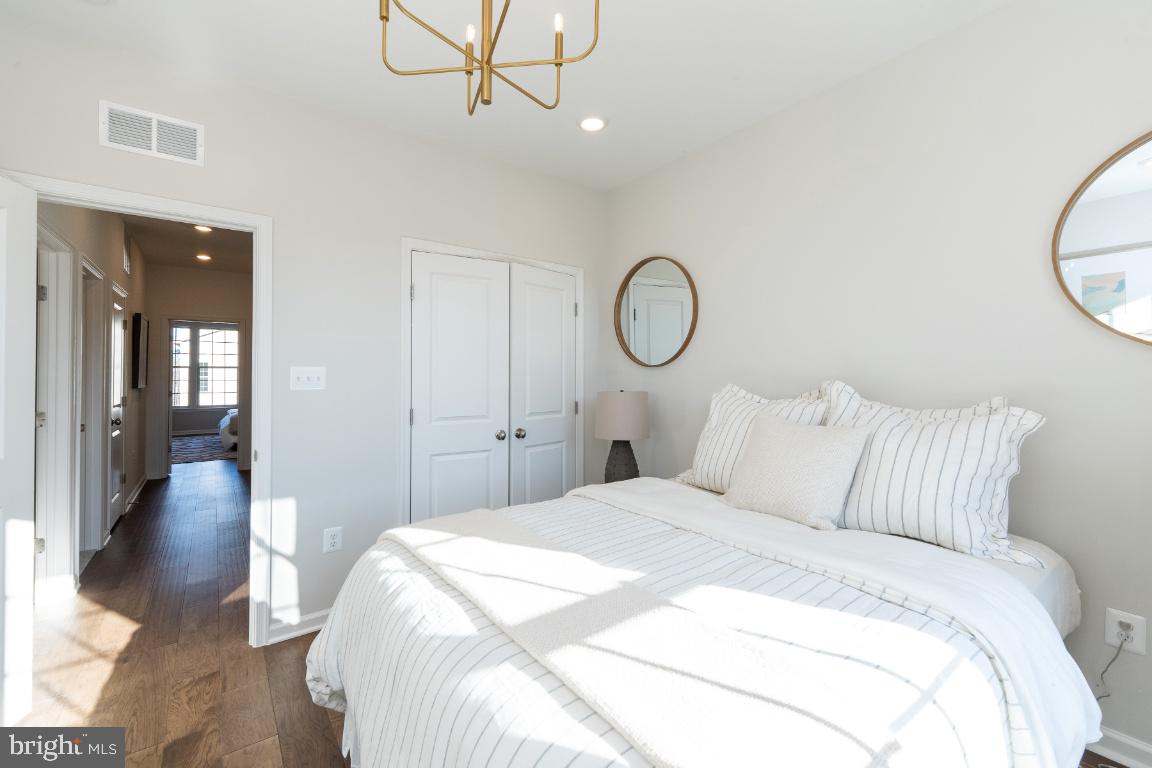 1403 Tawny Thrasher Terrace NE