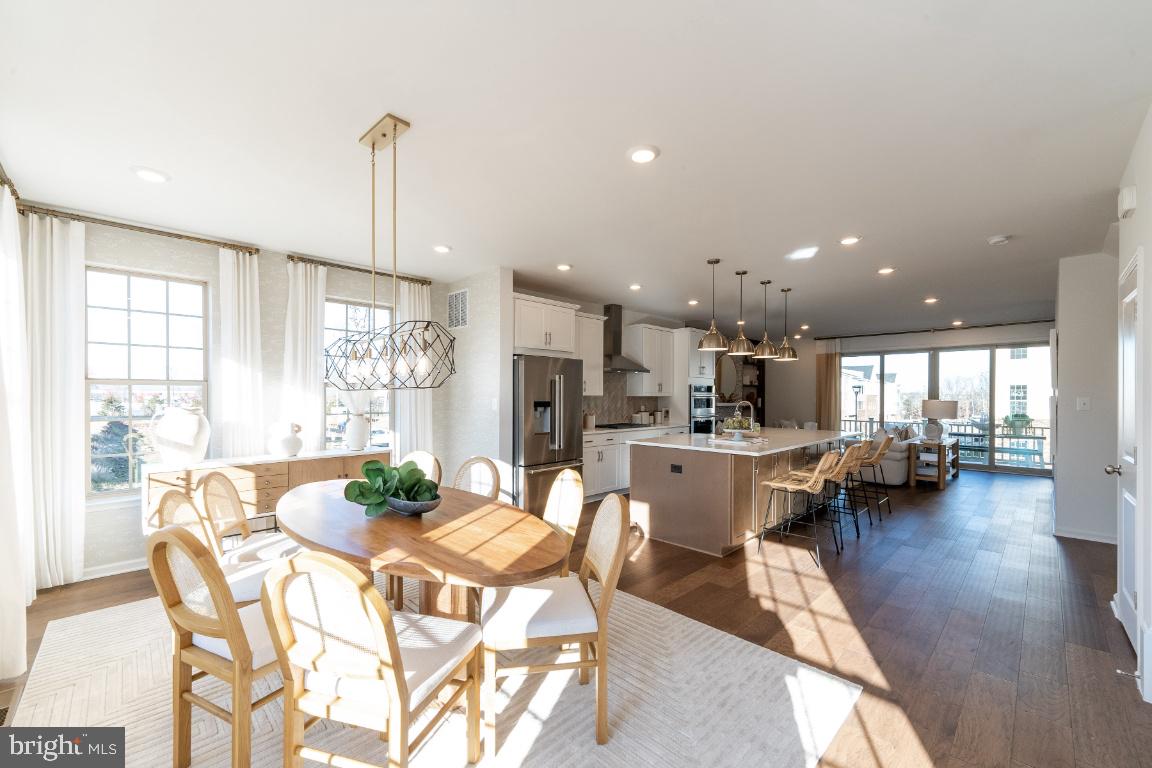 1403 Tawny Thrasher Terrace NE