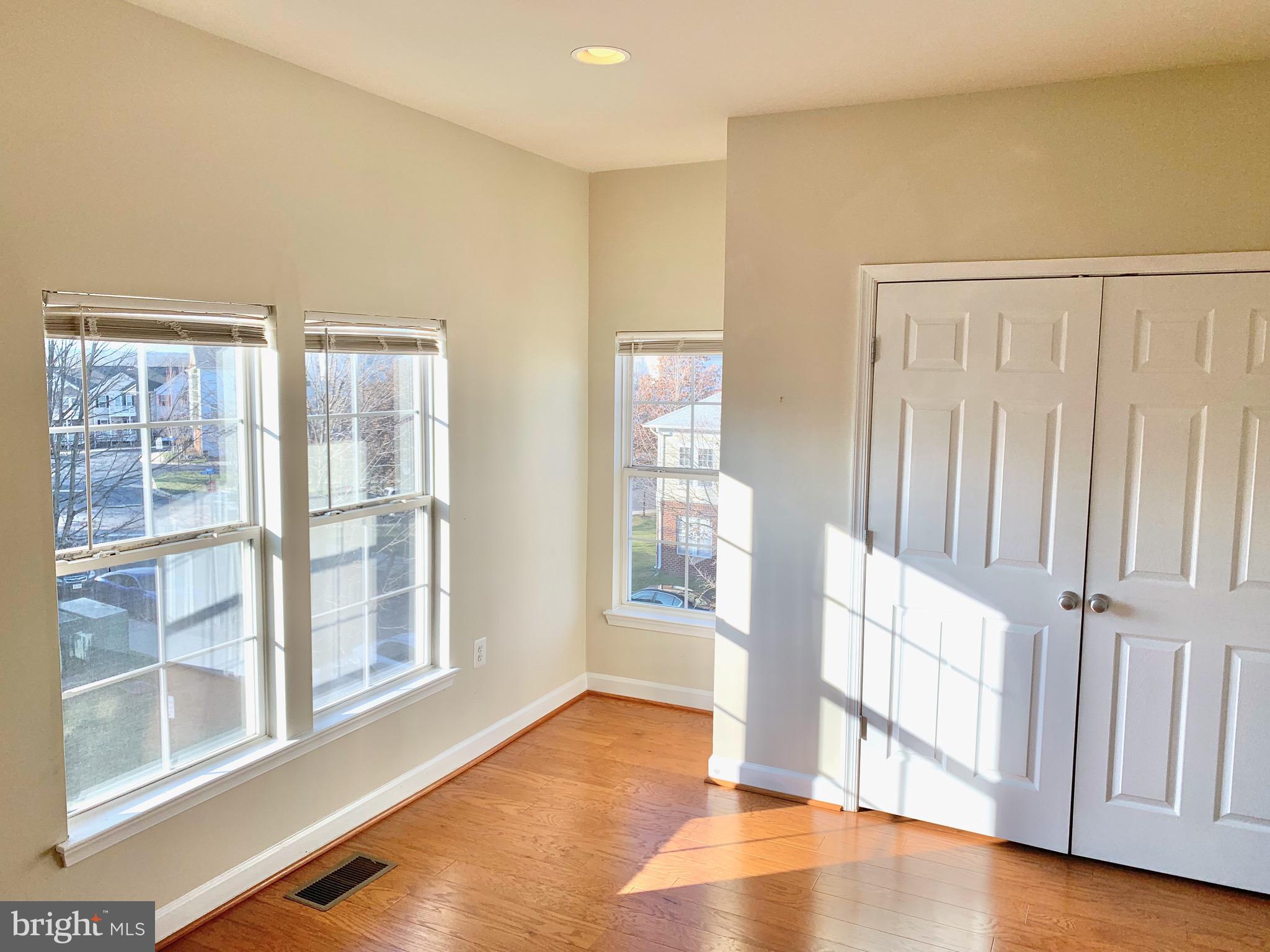 22777 Fountain Grove Square