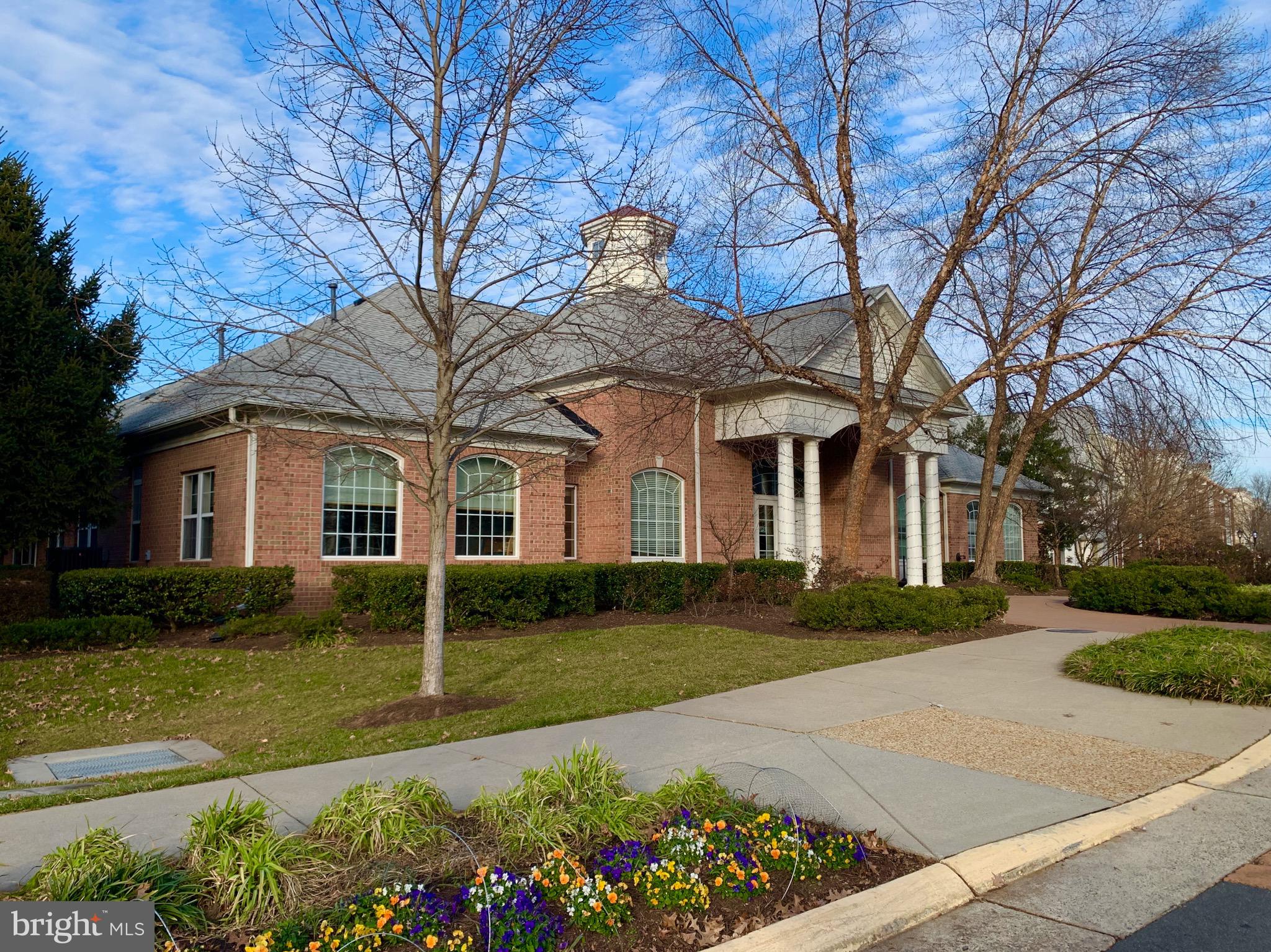 22777 Fountain Grove Square