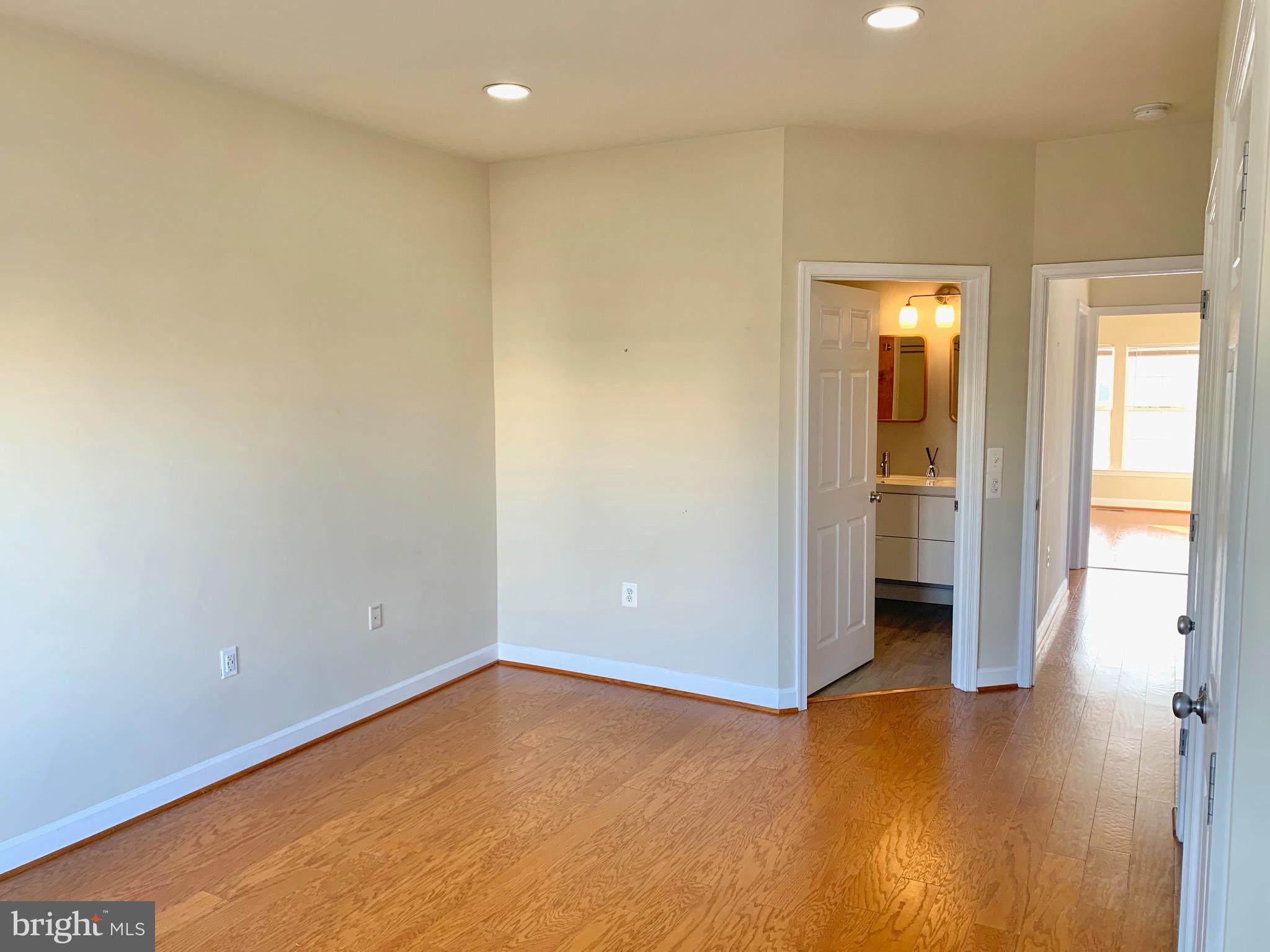 22777 Fountain Grove Square