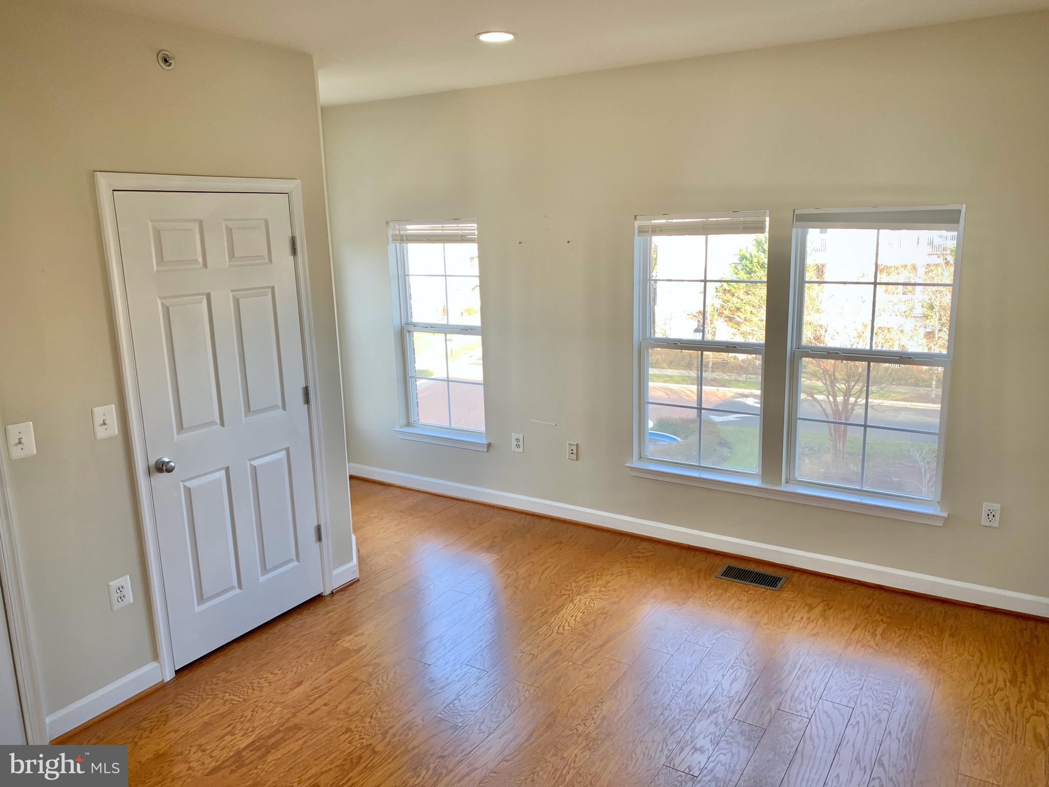 22777 Fountain Grove Square