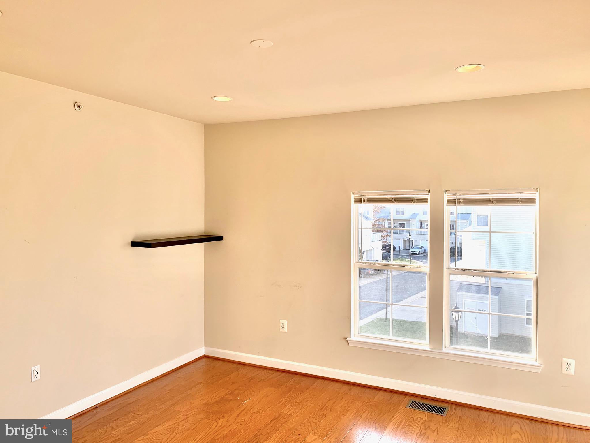 22777 Fountain Grove Square