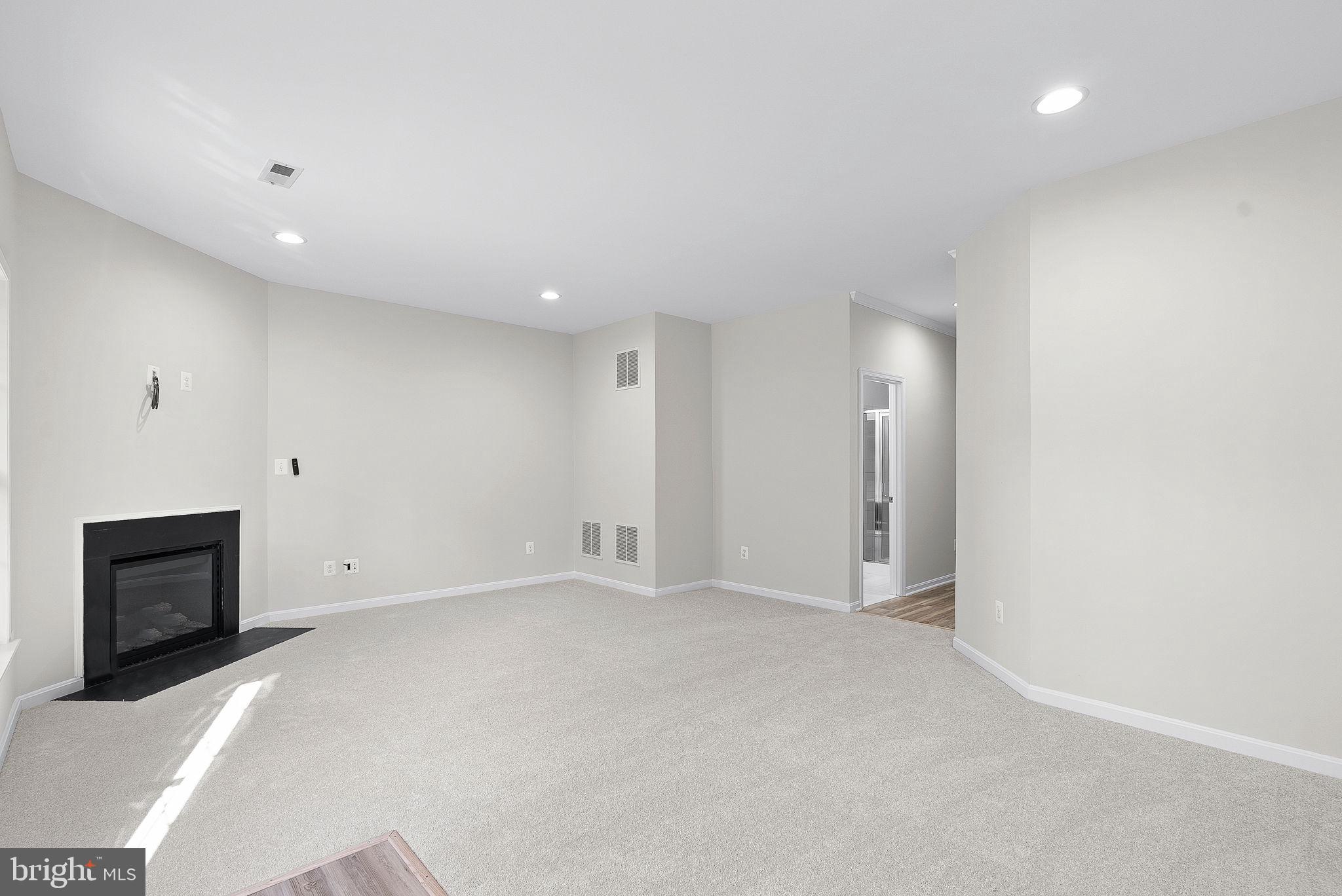 25125 Sweet Myrtle Square