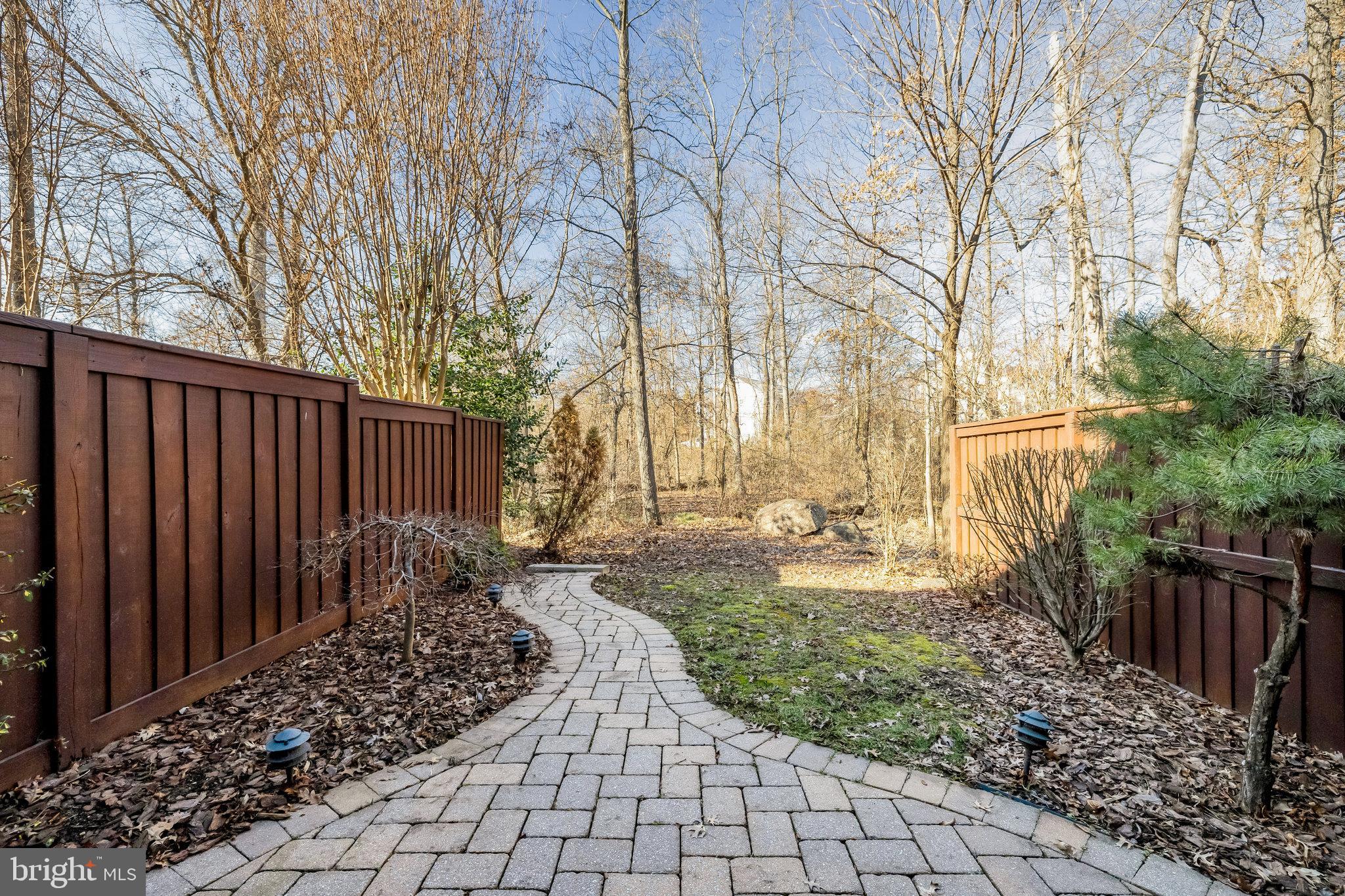 43079 Autumnwood Square