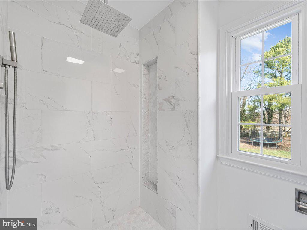124 Hamilton Rd
