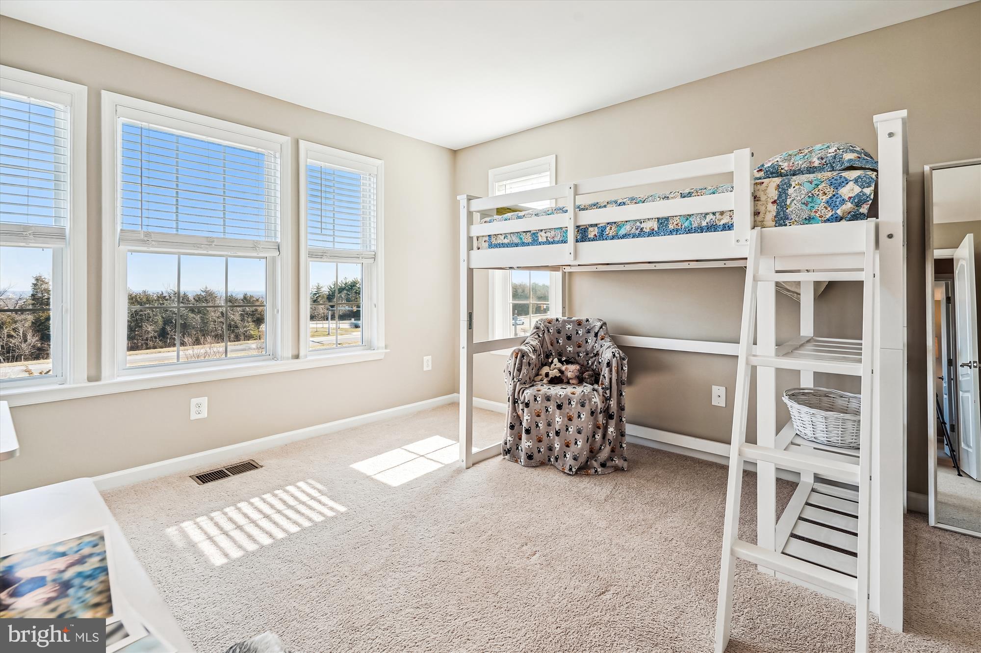21176 Belmont View