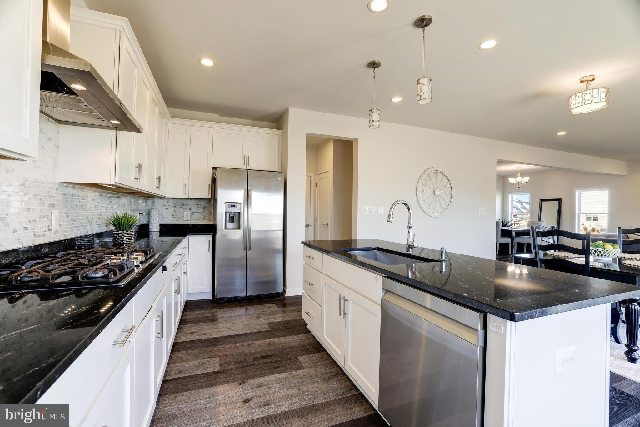 41493 Goldenwave Ln