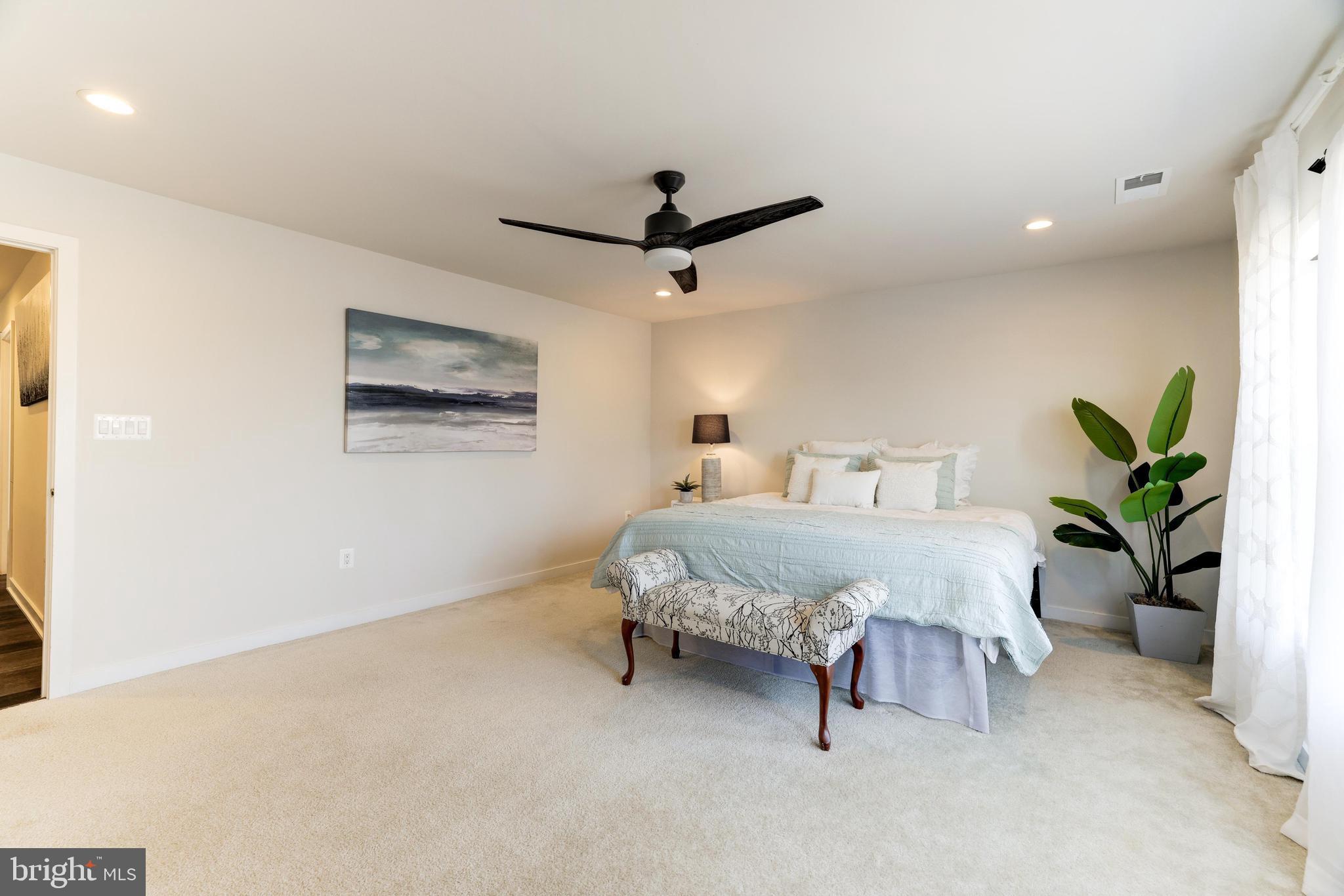 41493 Goldenwave Ln