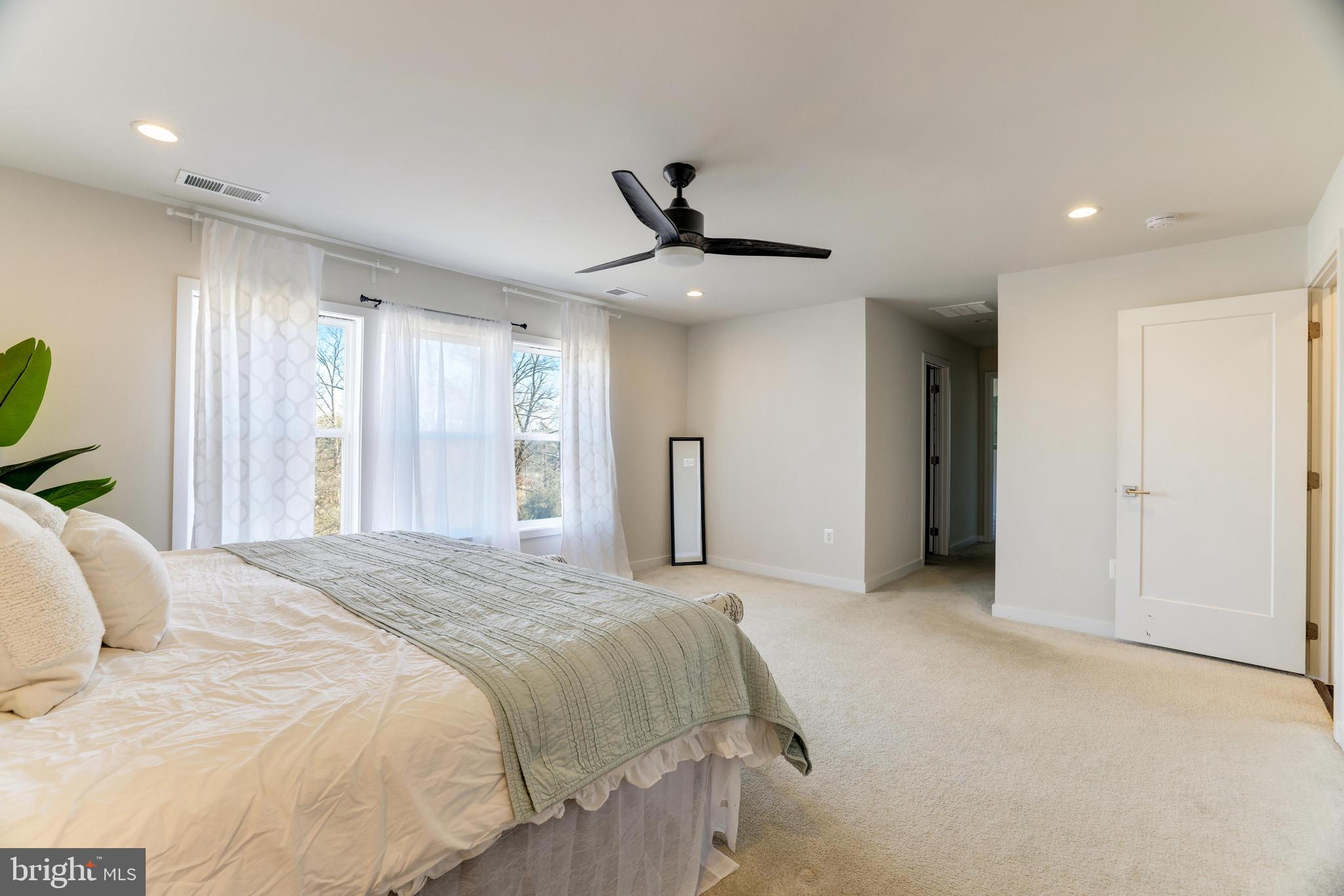 41493 Goldenwave Ln