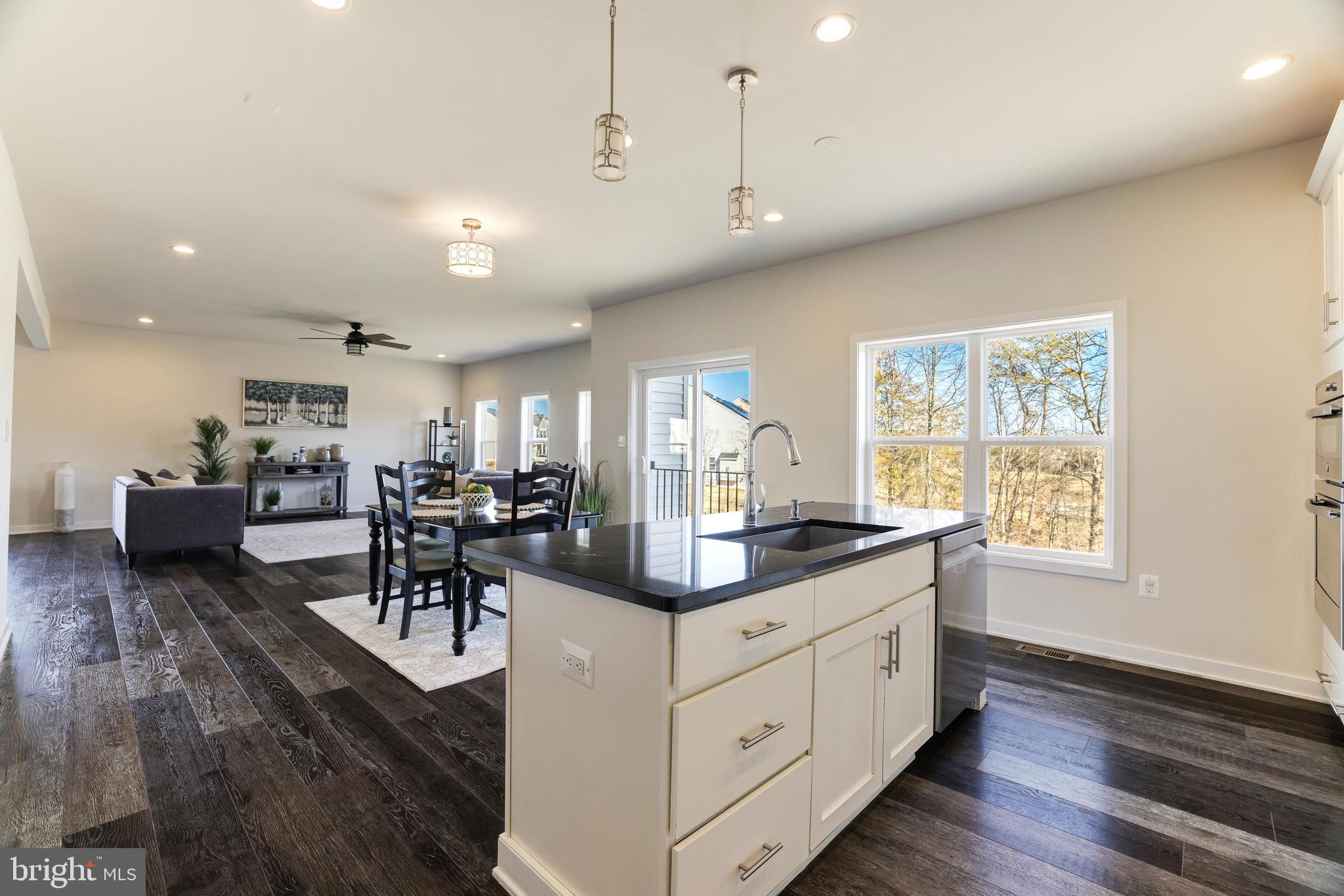41493 Goldenwave Ln