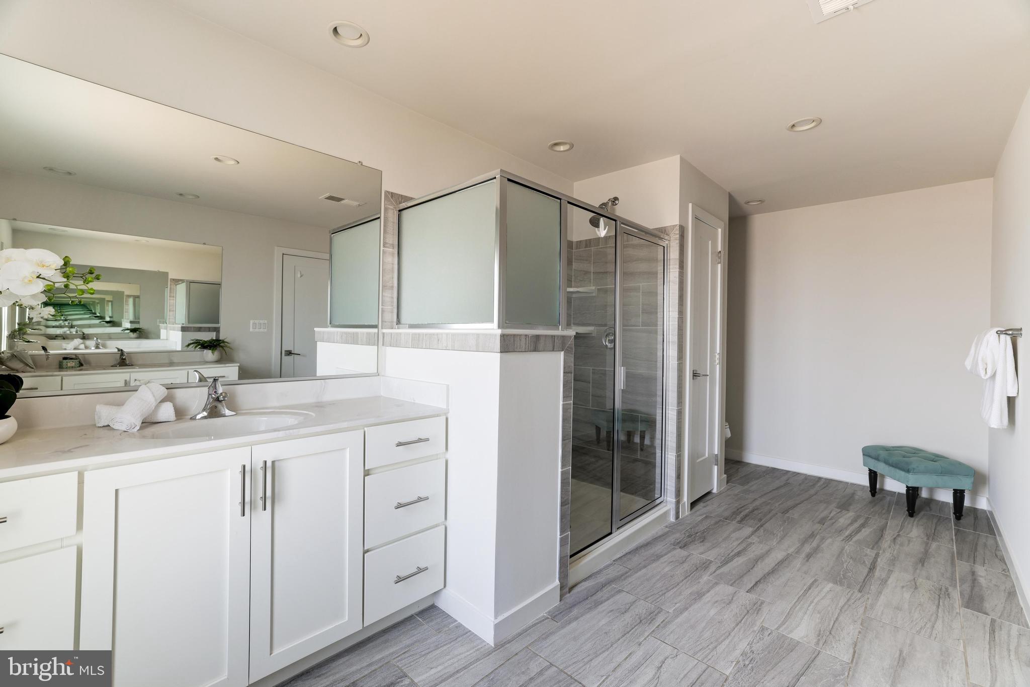 41493 Goldenwave Ln