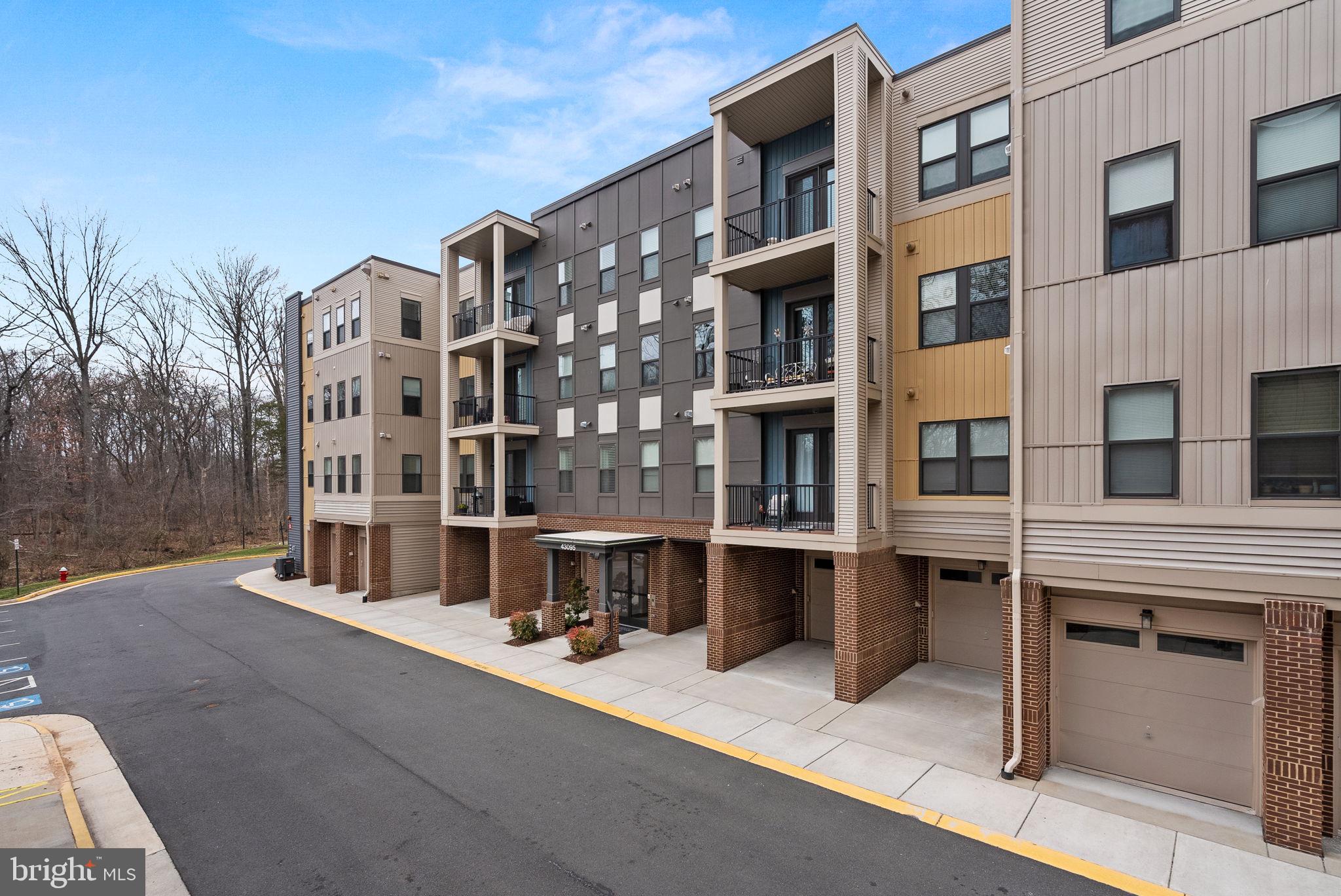 43095 Wynridge Dr #405
