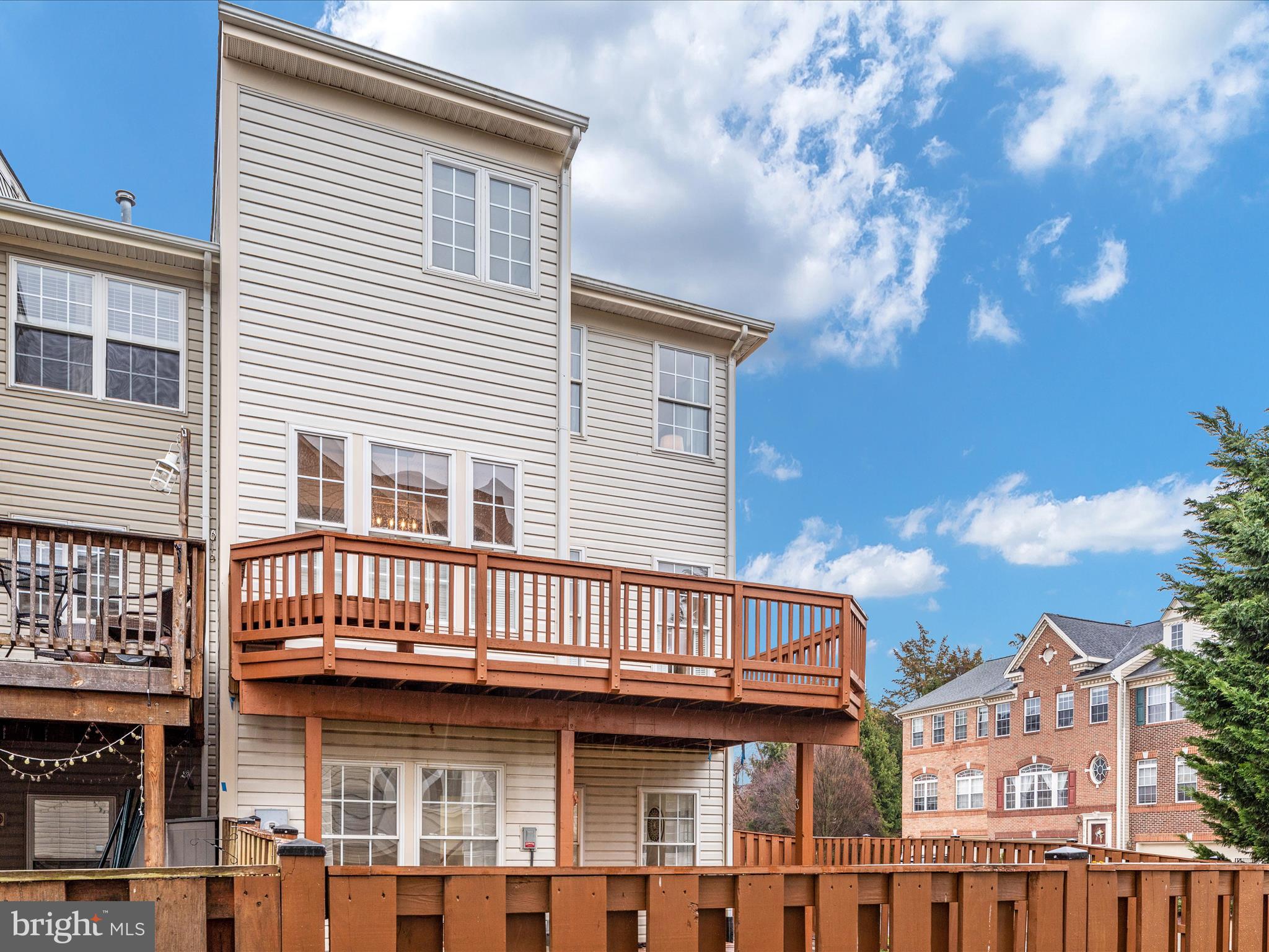 1225 Cambria Ter NE