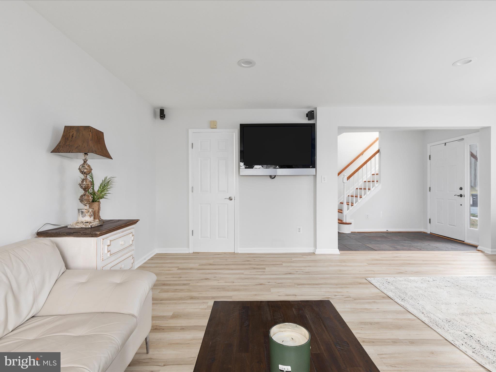 1225 Cambria Ter NE