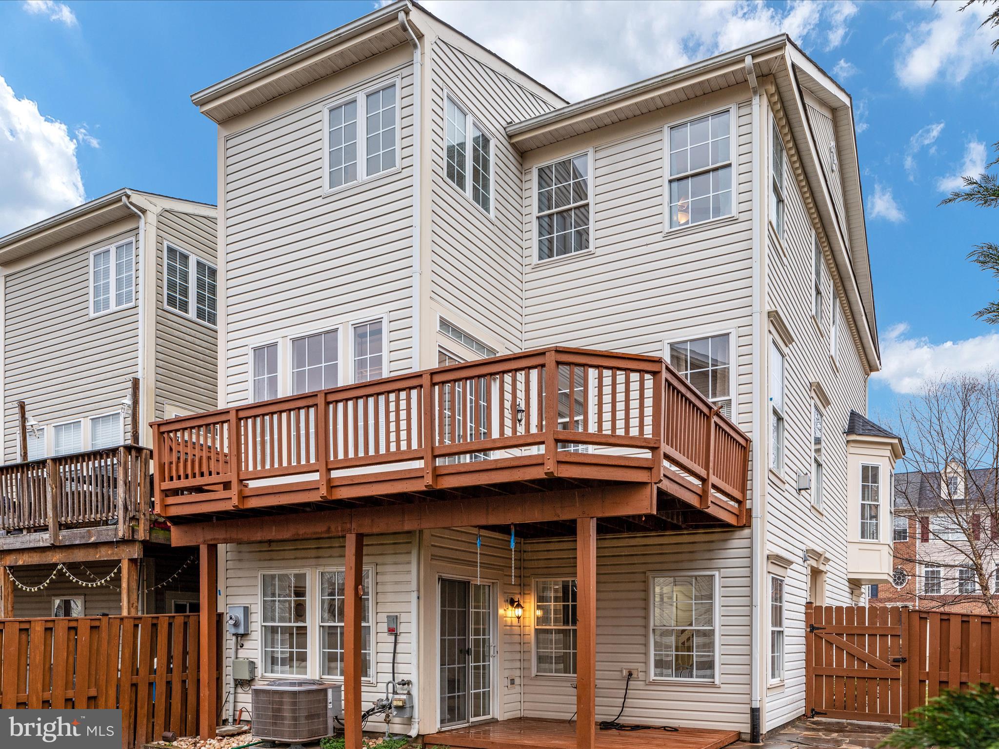 1225 Cambria Ter NE