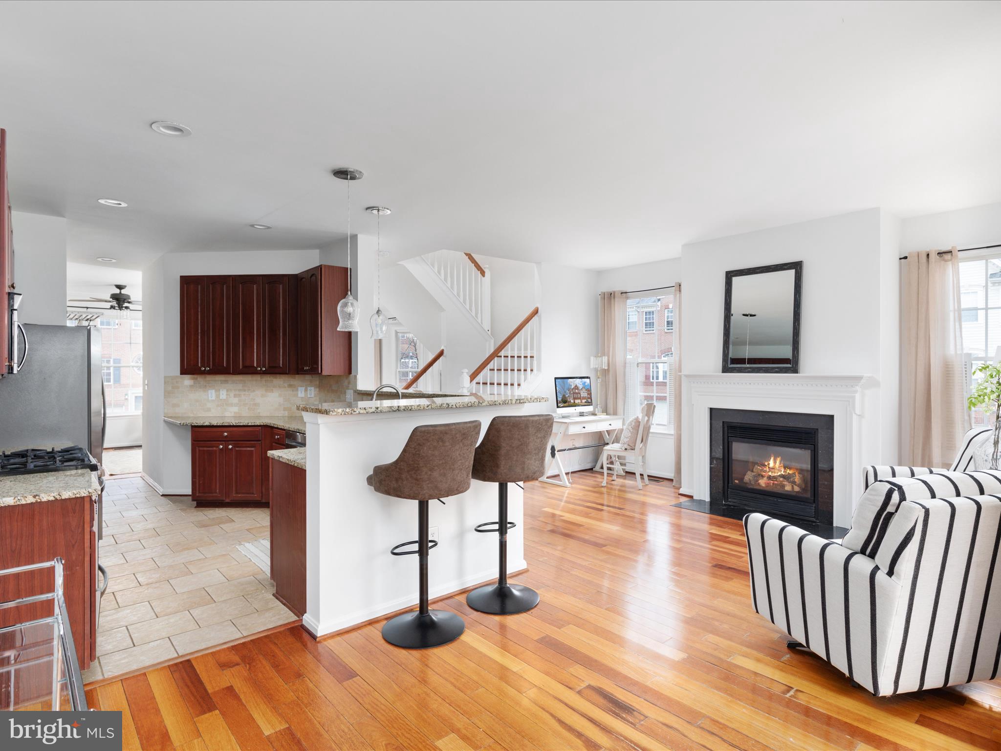 1225 Cambria Ter NE