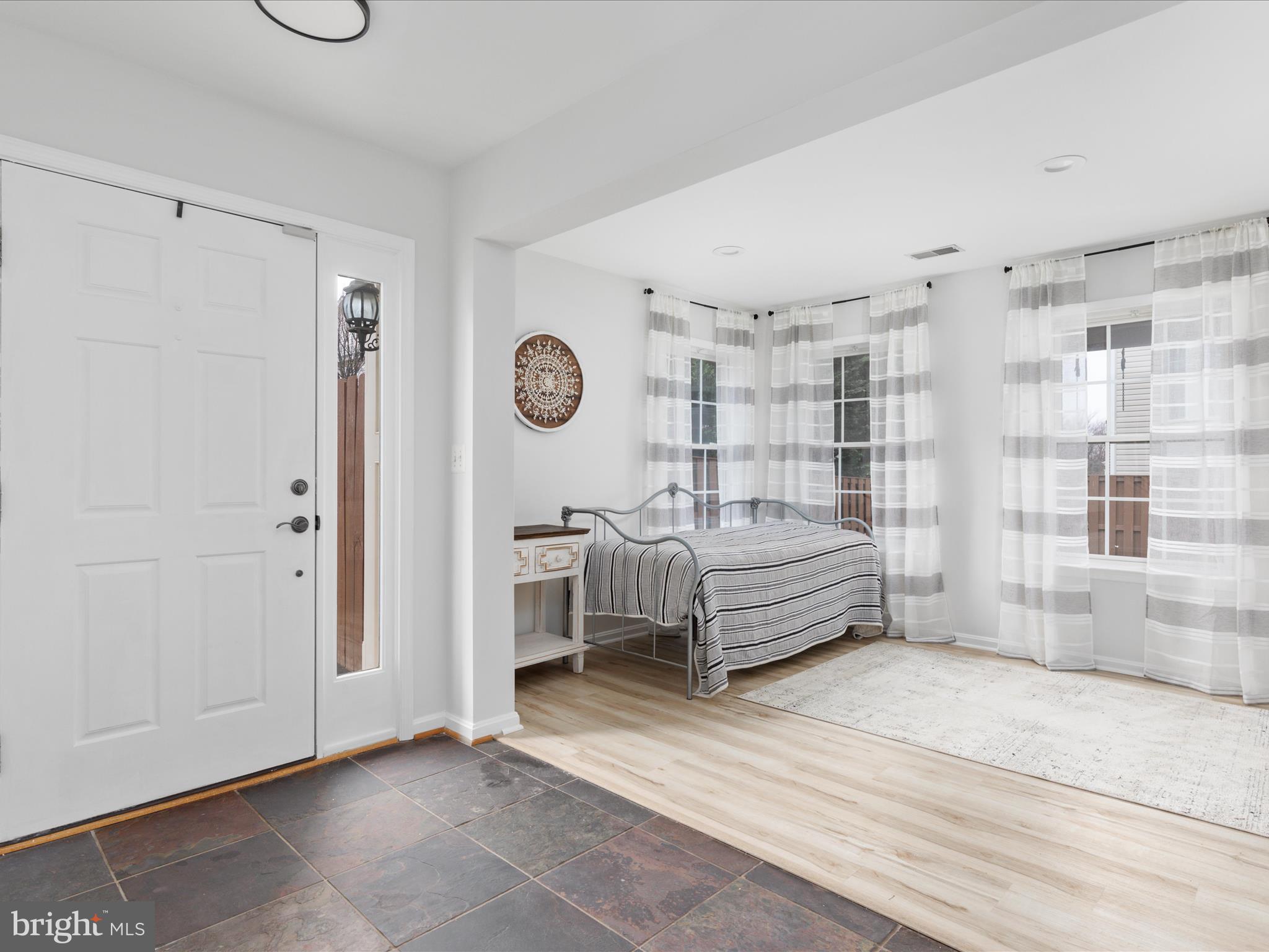 1225 Cambria Ter NE