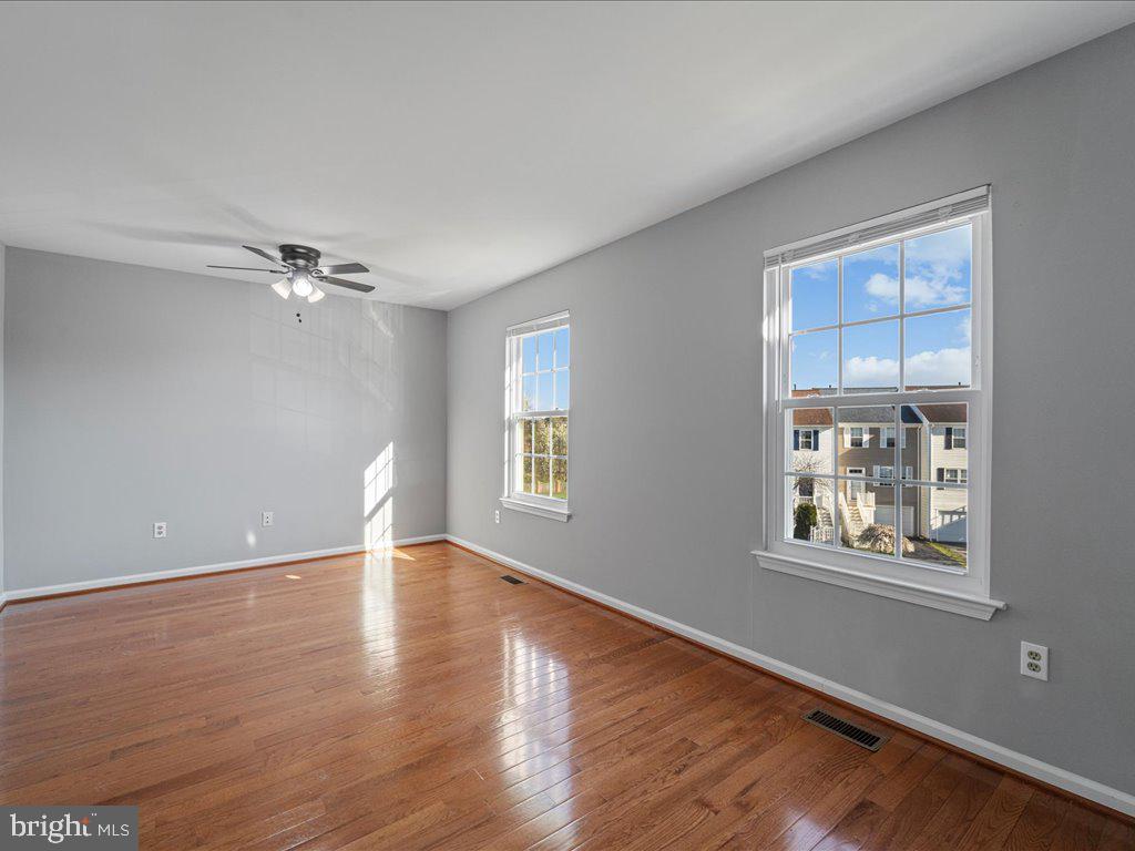 564 Radford Ter NE