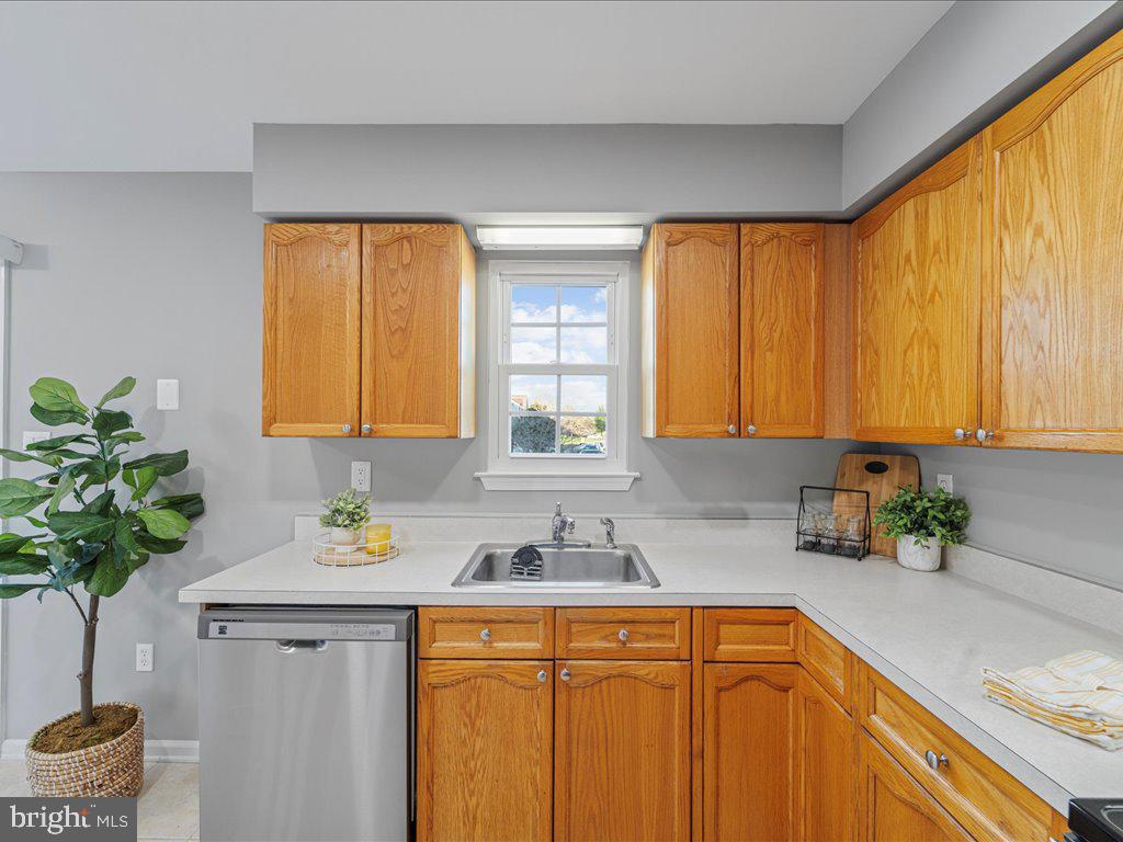 564 Radford Ter NE