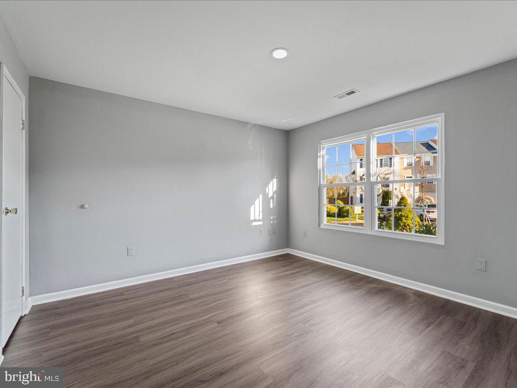 564 Radford Ter NE