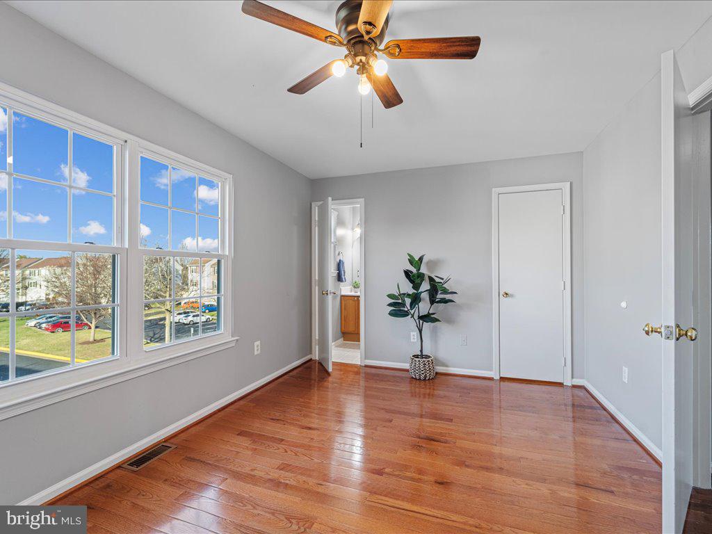 564 Radford Ter NE