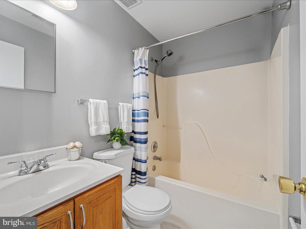 564 Radford Ter NE