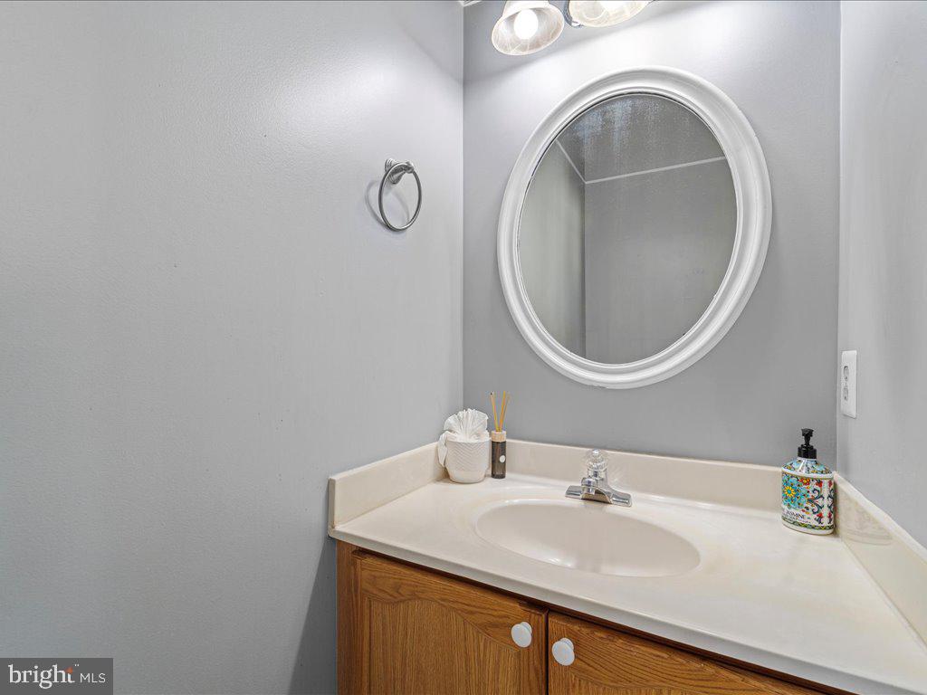 564 Radford Ter NE