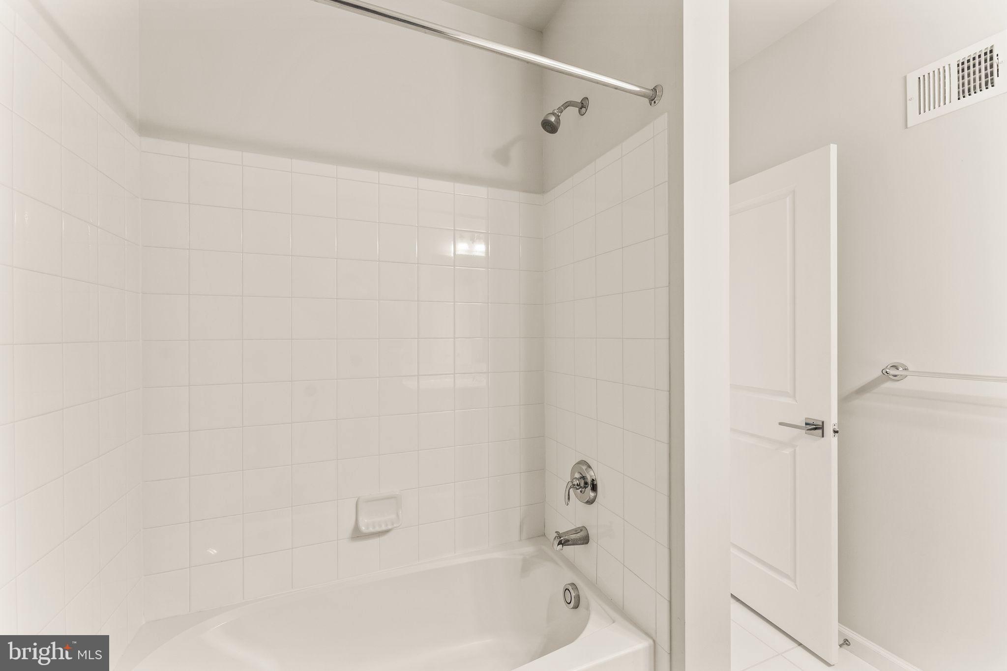 23245 Milltown Knoll Sq #104