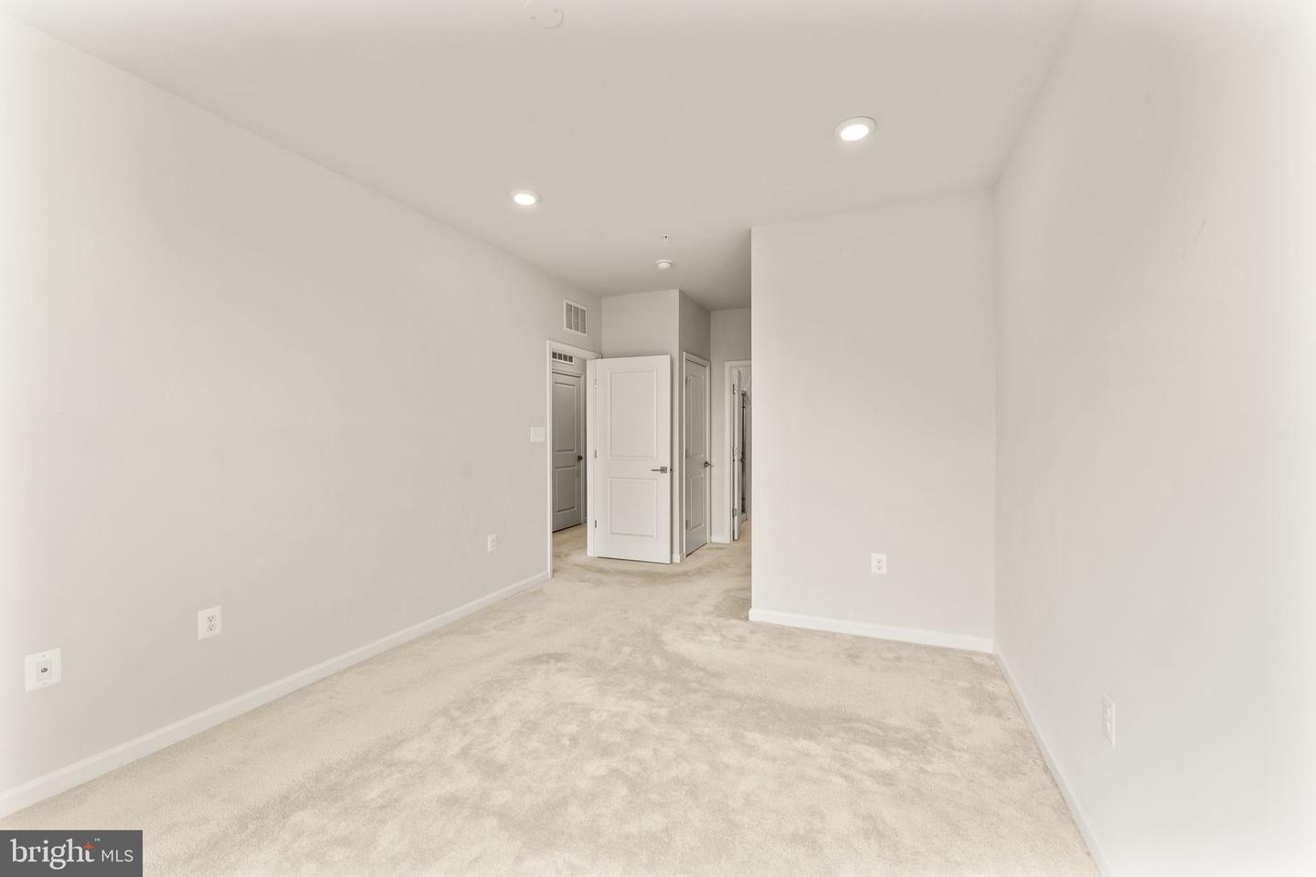 23245 Milltown Knoll Sq #104