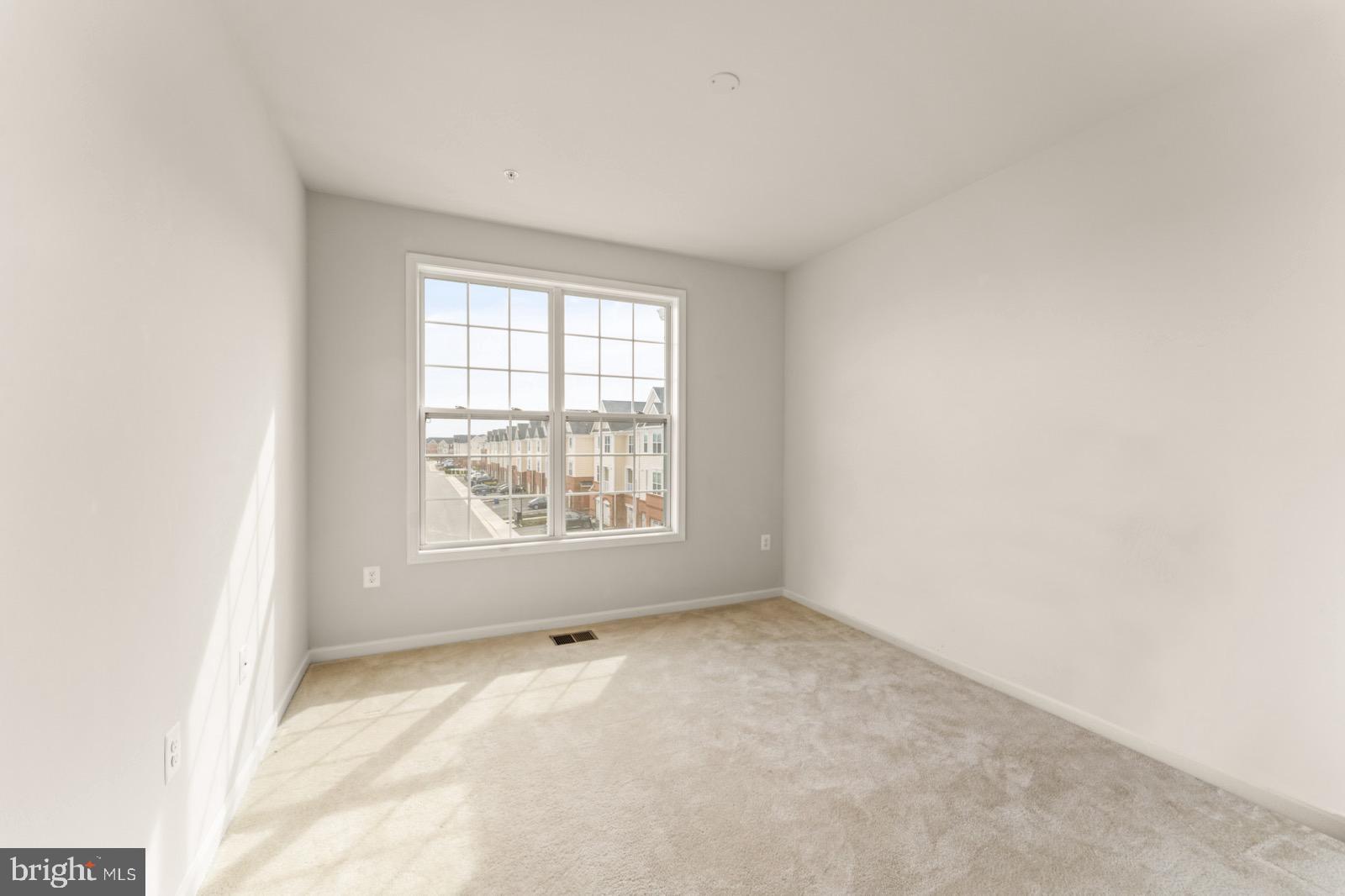 23245 Milltown Knoll Sq #104