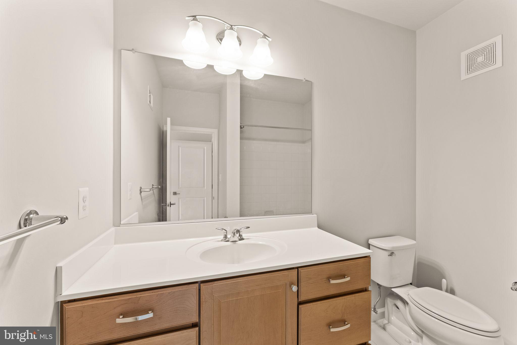 23245 Milltown Knoll Sq #104