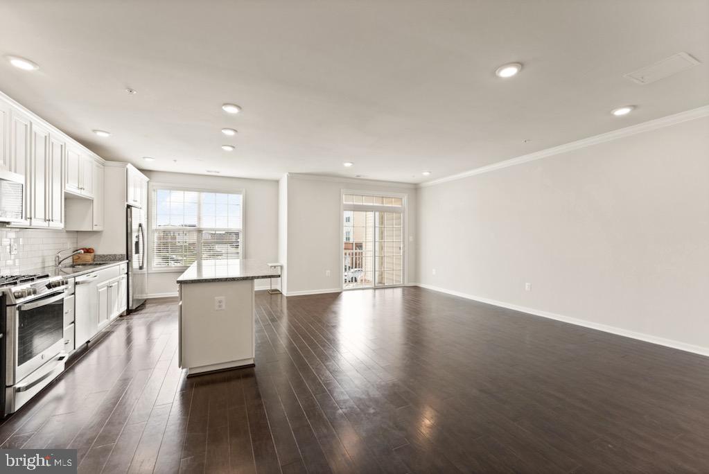 23245 Milltown Knoll Sq #104