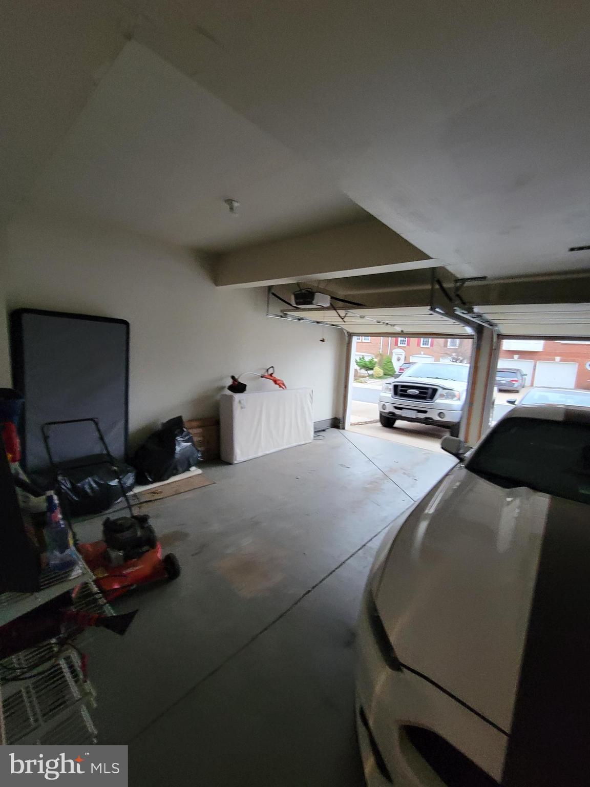 22671 Lamoreaux Landing Sq