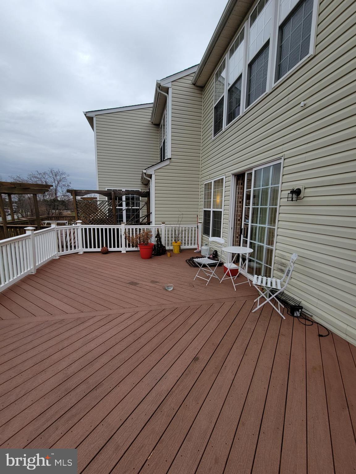 22671 Lamoreaux Landing Sq