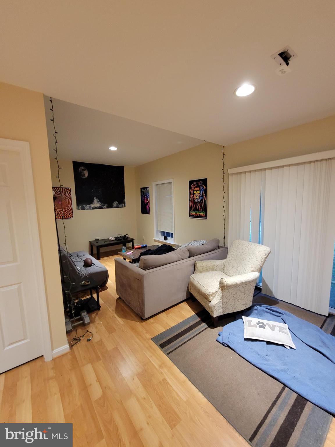 22671 Lamoreaux Landing Sq