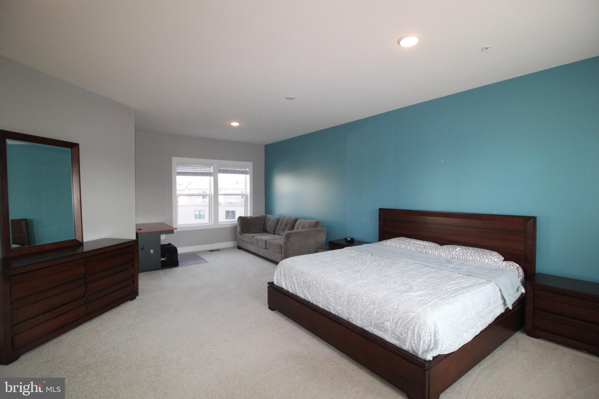 44738 Tiverton Sq