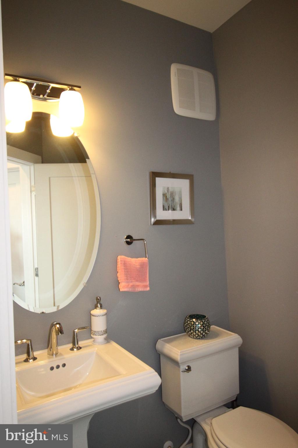 44738 Tiverton Sq