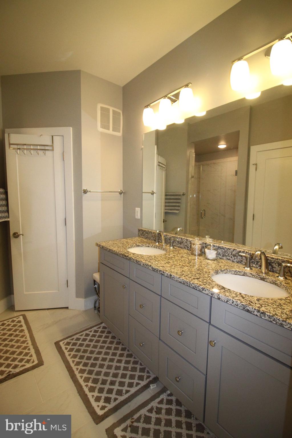 44738 Tiverton Sq