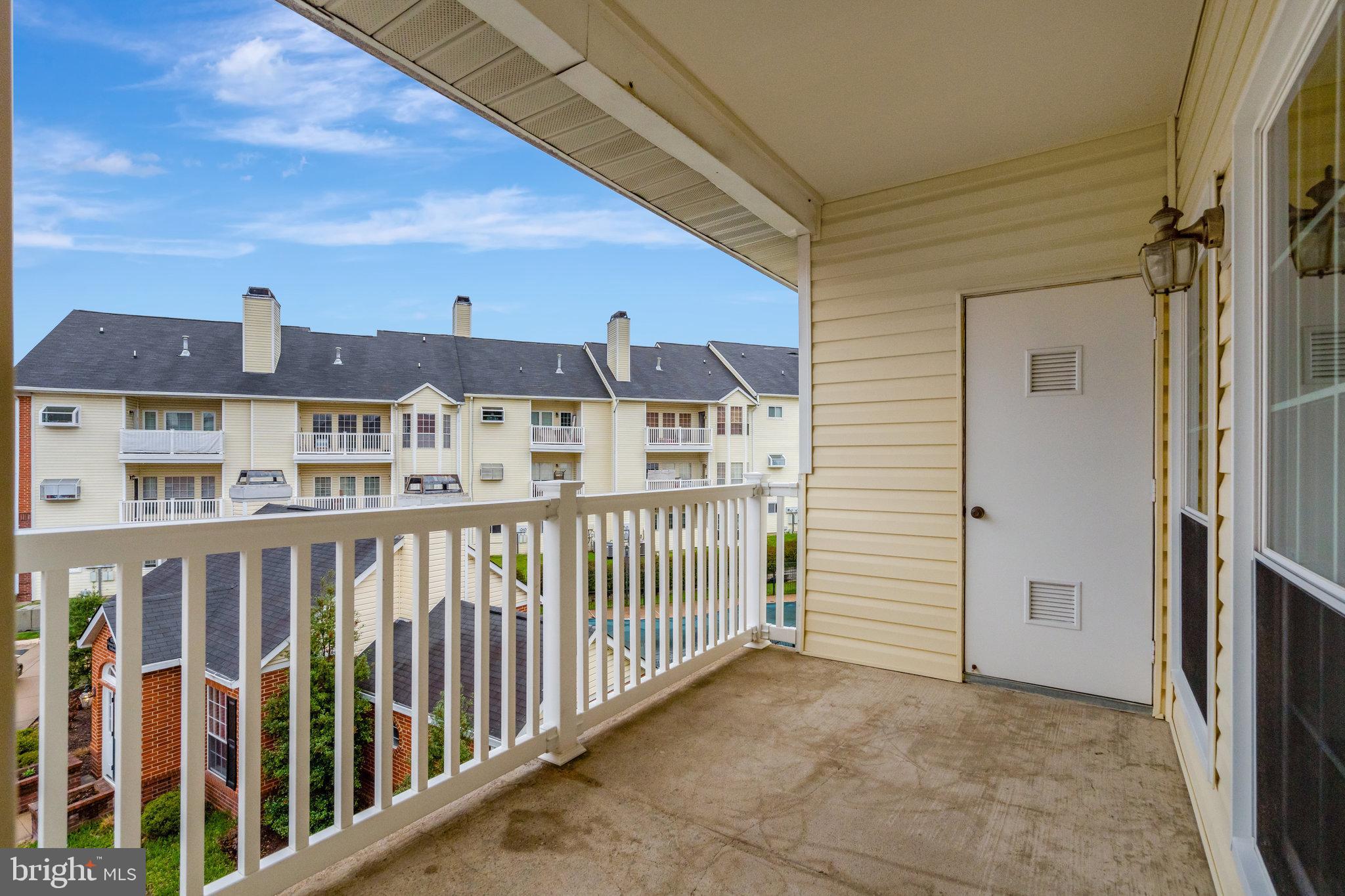 668 Gateway Dr SE #403